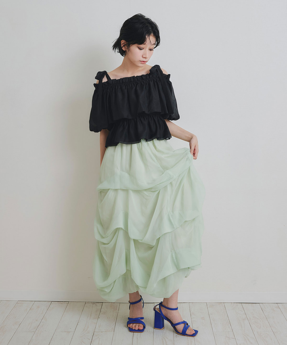 ショルダーリボンフリルオフショルブラウス