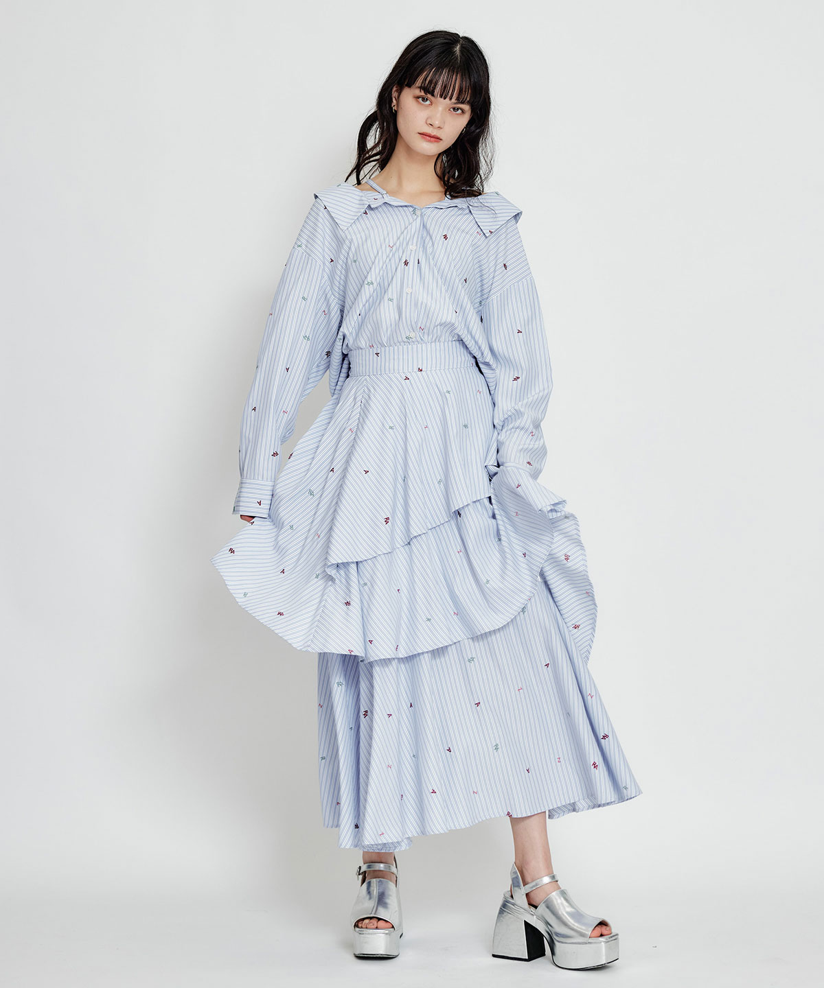 【セットアップ可能】REDYAZELアルファベットロゴ刺繍ティアードロングスカート