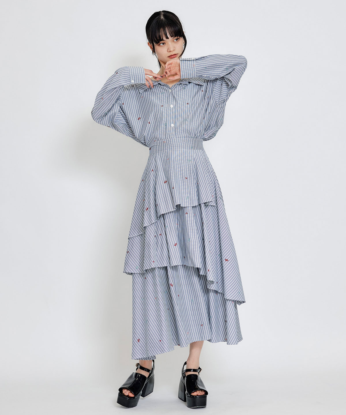 【セットアップ可能】REDYAZELアルファベットロゴ刺繍ティアードロングスカート