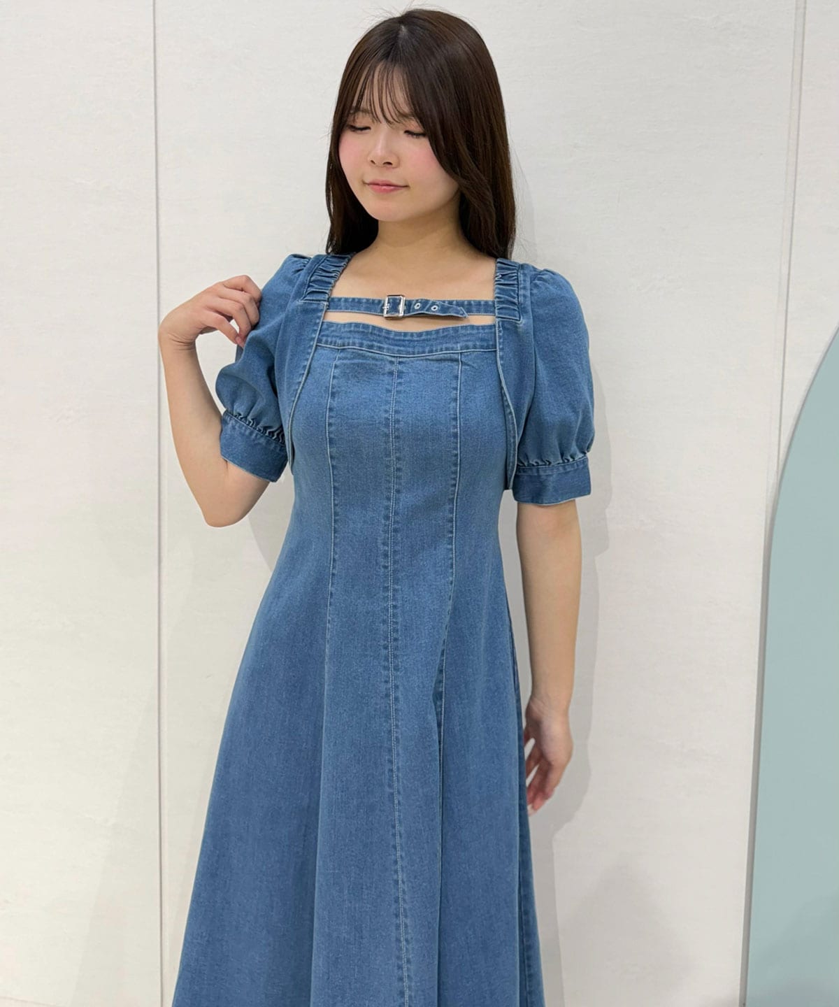 デコルテベルトデニムフレアロングワンピース