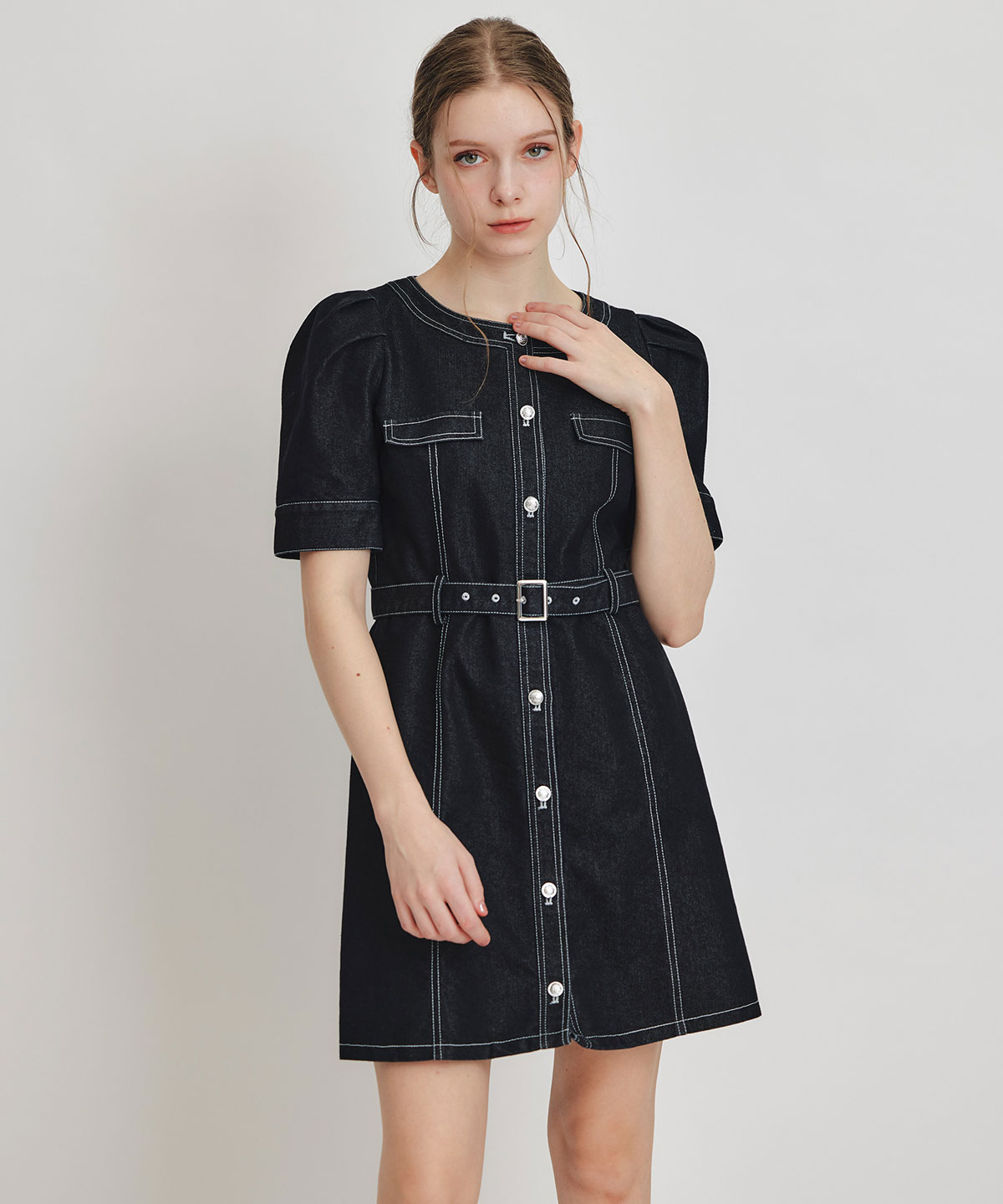 バイカラーステッチノーカラーデニムフレアミニワンピース