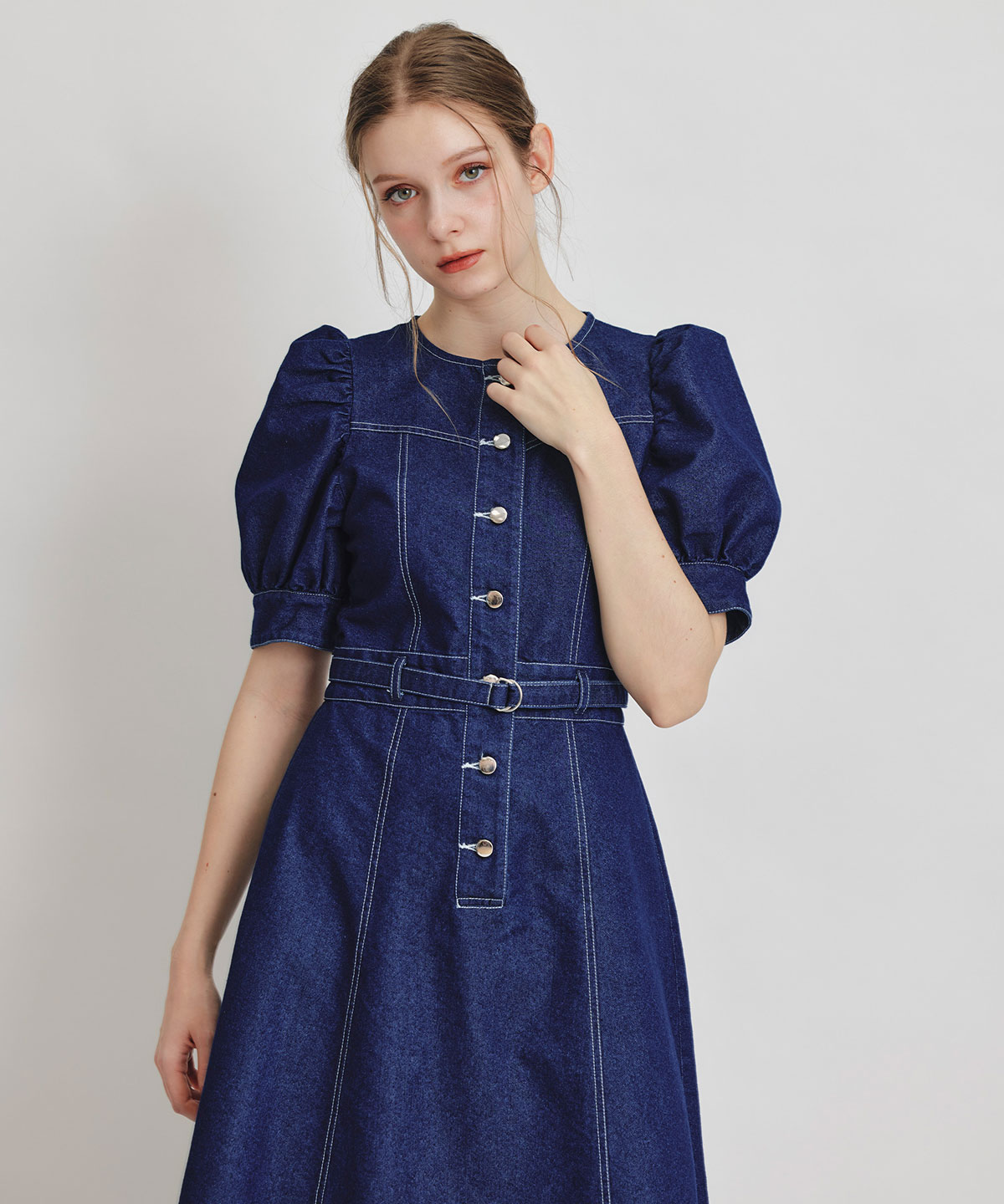 ノーカラーデニムパフフレアロングワンピース