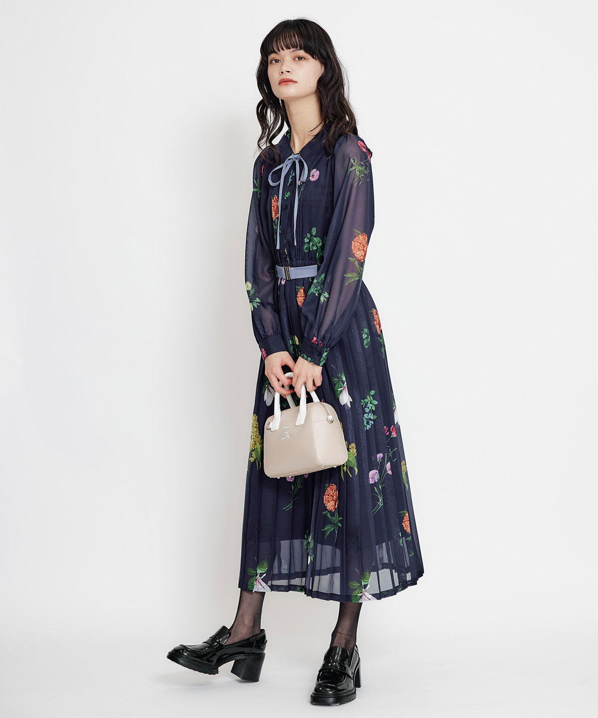 シアーフラワープリーツロングワンピース