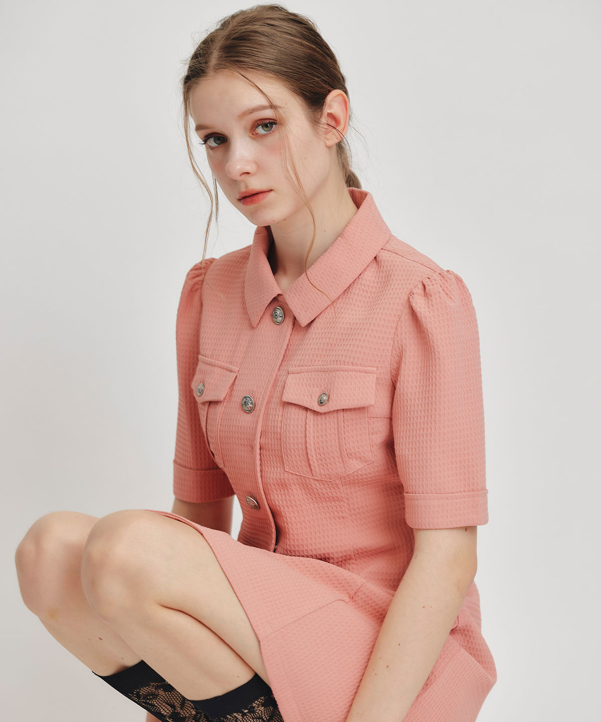 エンブレムボタンワッフルミニシャツワンピース