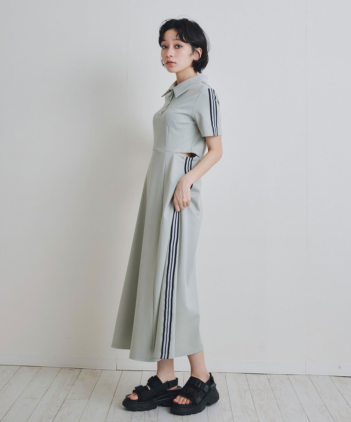 ライン2WAYサイドカットロングフレアワンピース