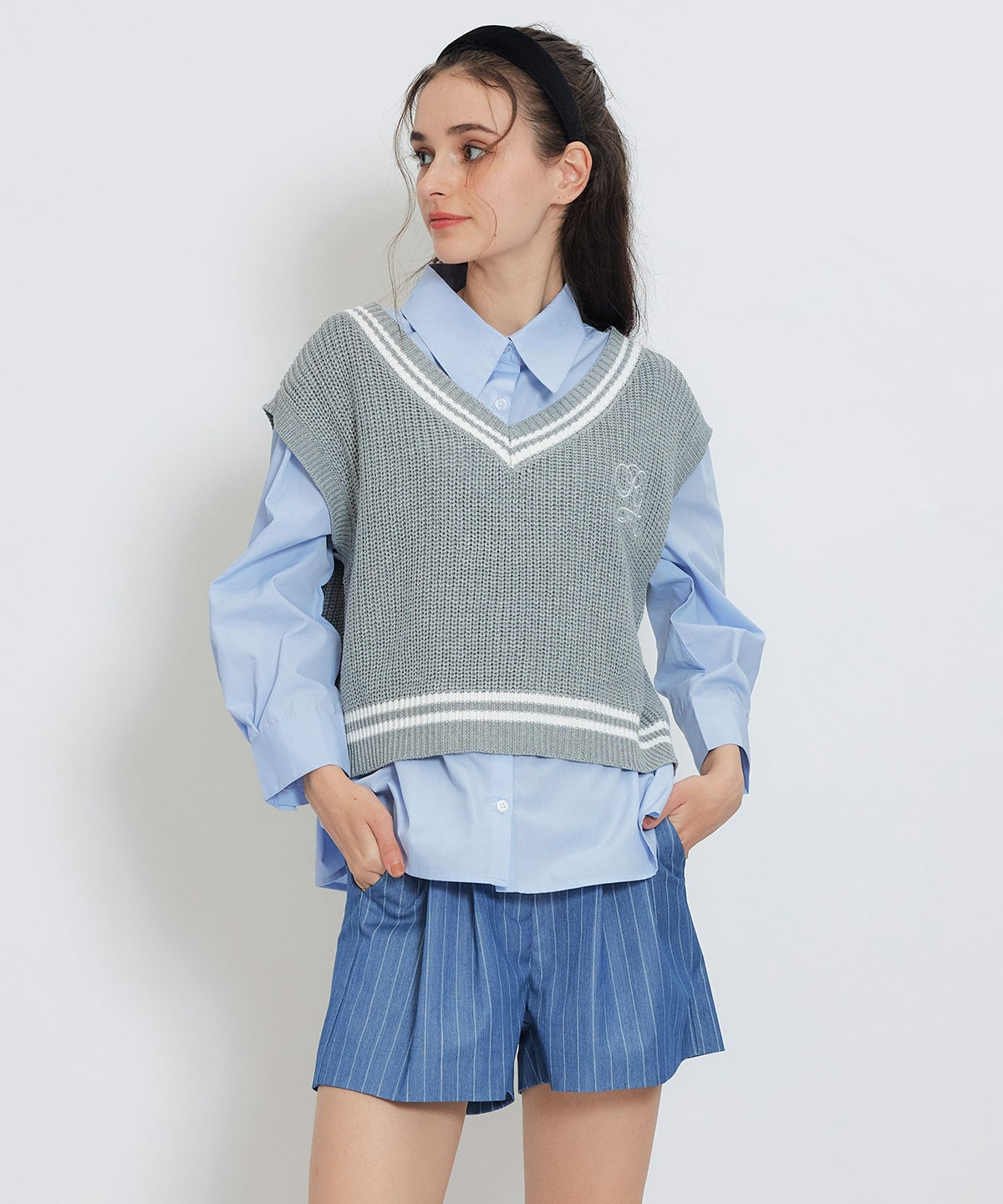 カレッジライクラインベスト×シャツブラウス