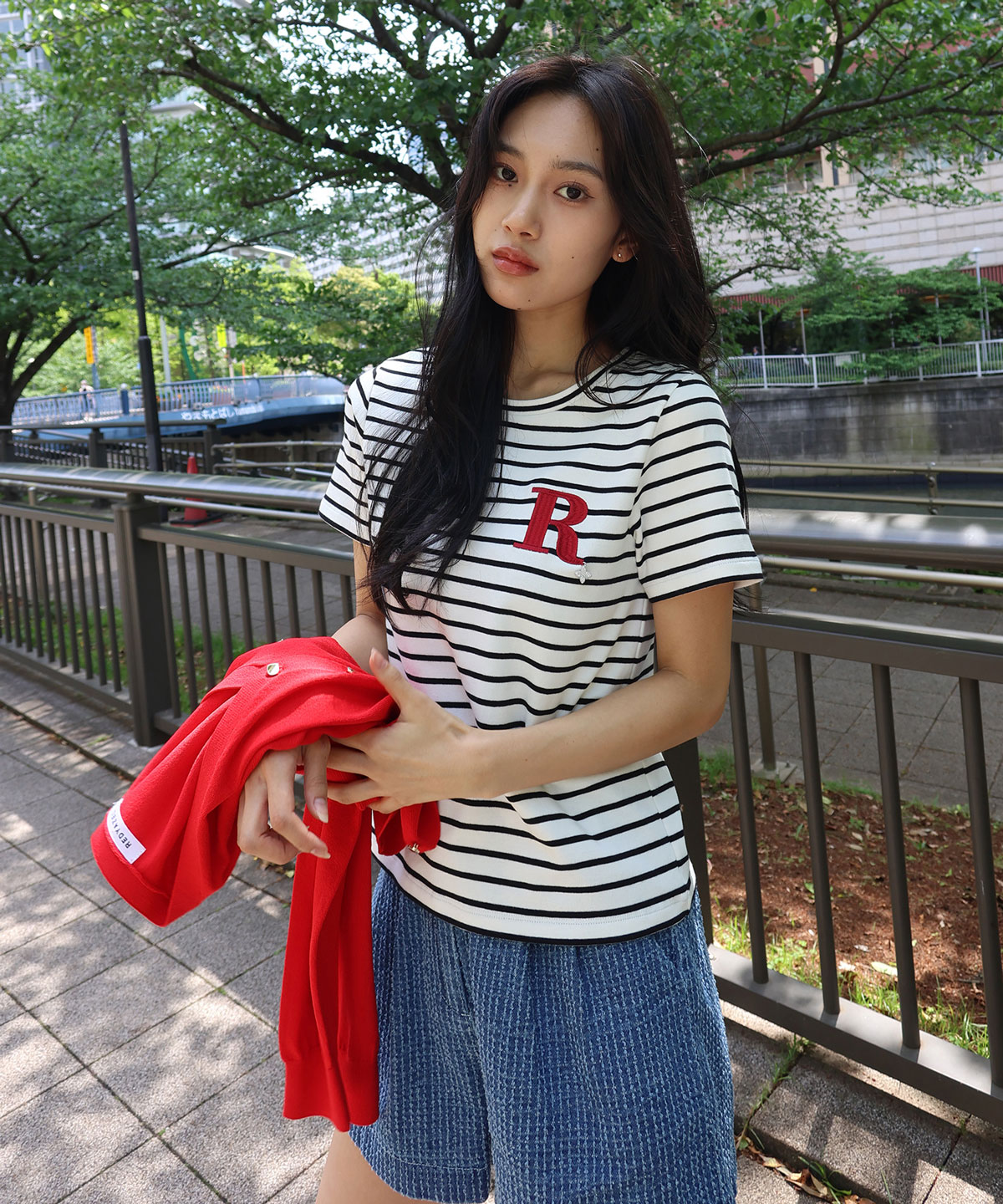 ビジューRチャームTシャツ