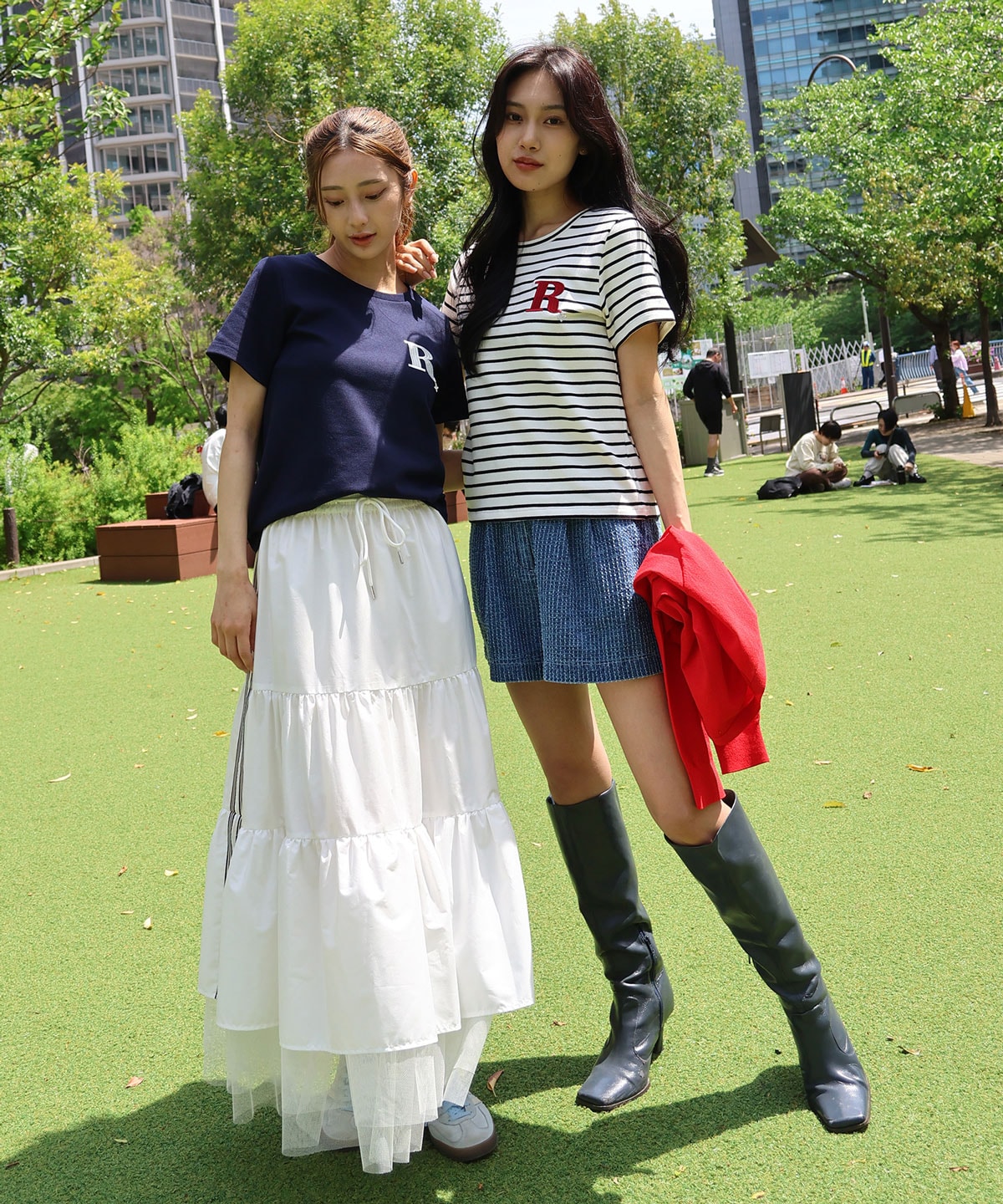 ビジューRチャームTシャツ