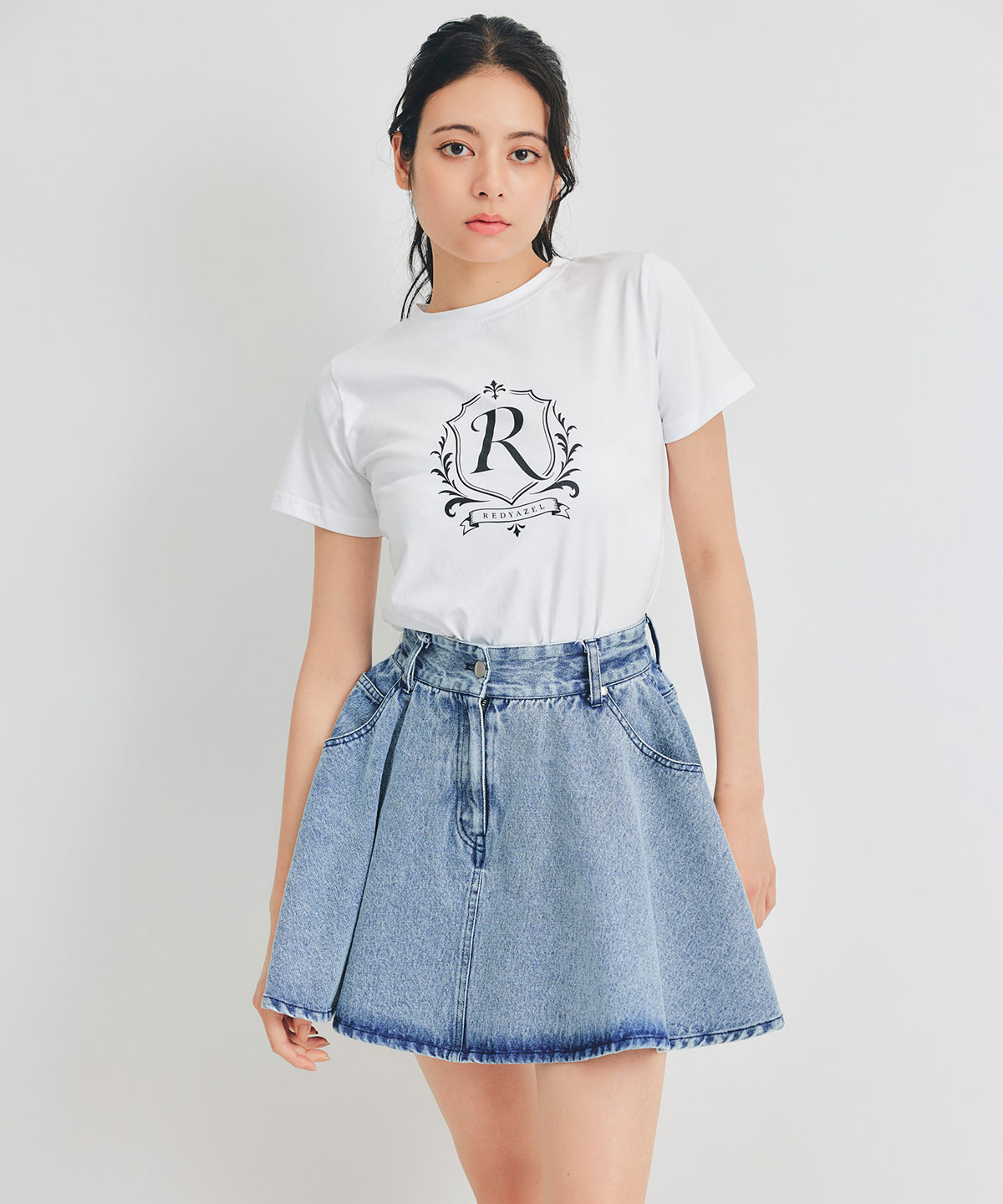 エンブレムロゴTシャツ