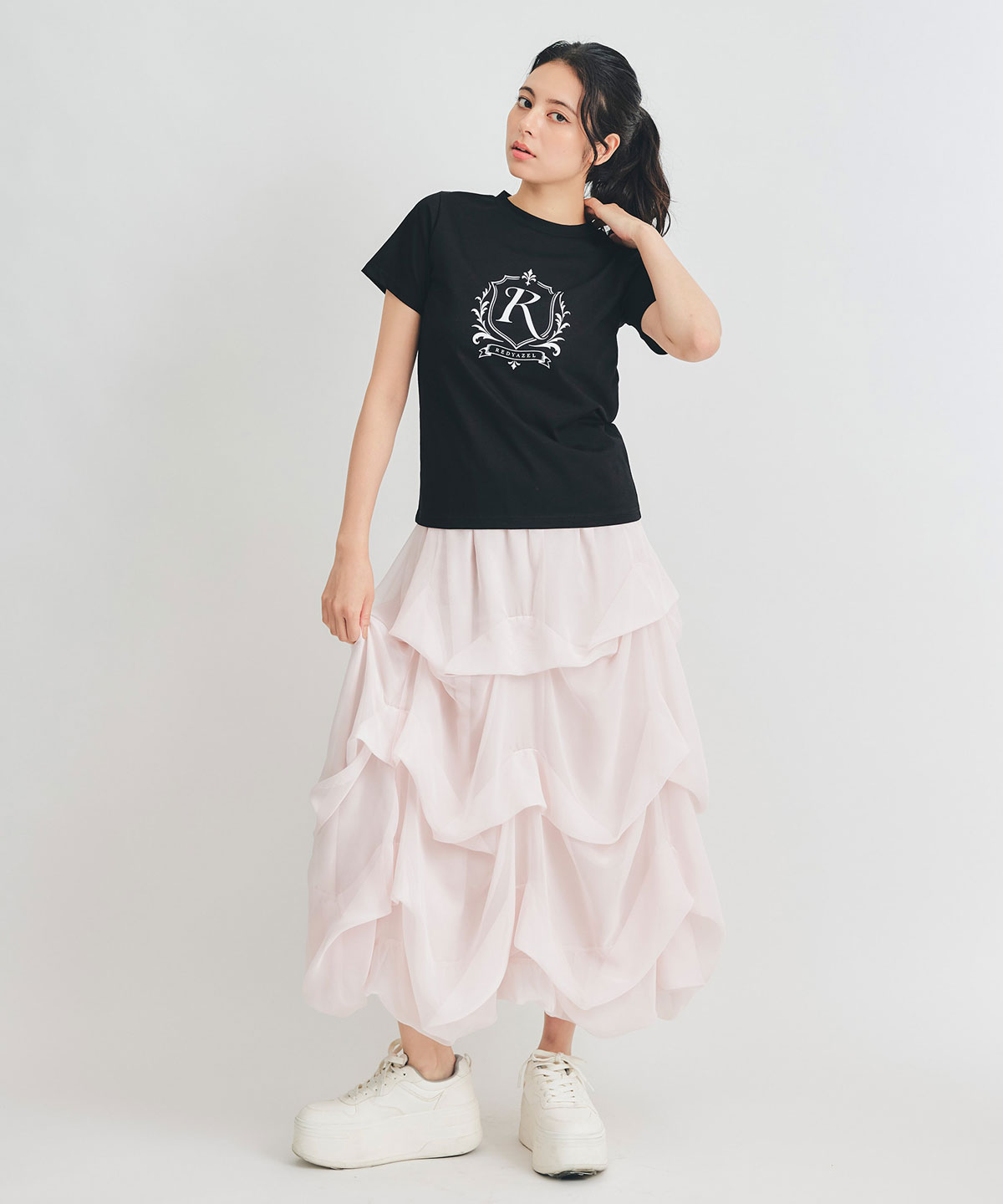 エンブレムロゴTシャツ
