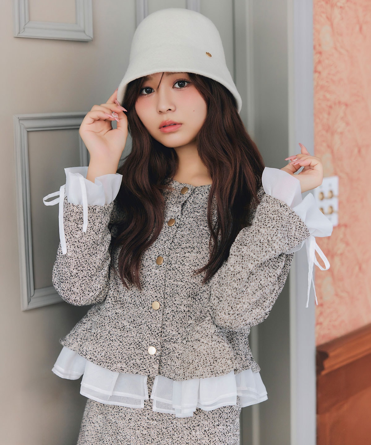 【=LOVE 大場花菜さん着用】ペプラムデザインツイードライクニットジャケット×ショートパンツセットアップ