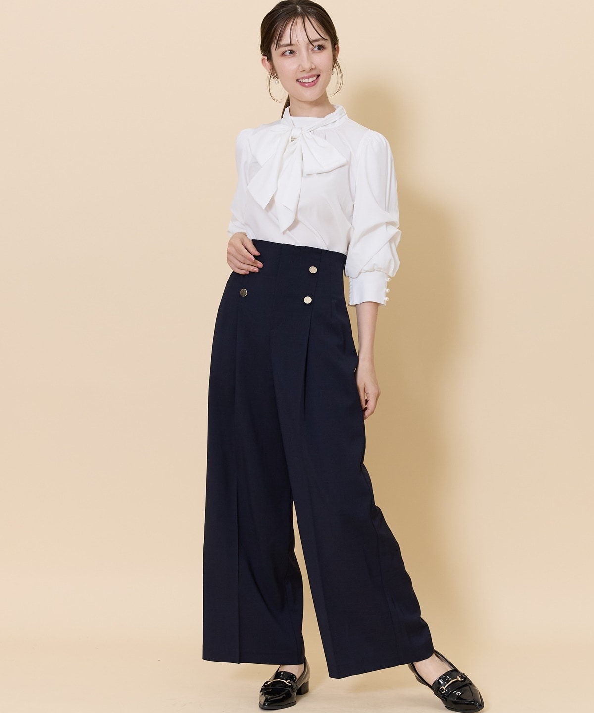 金ボタン美シルエットタックワイドパンツ