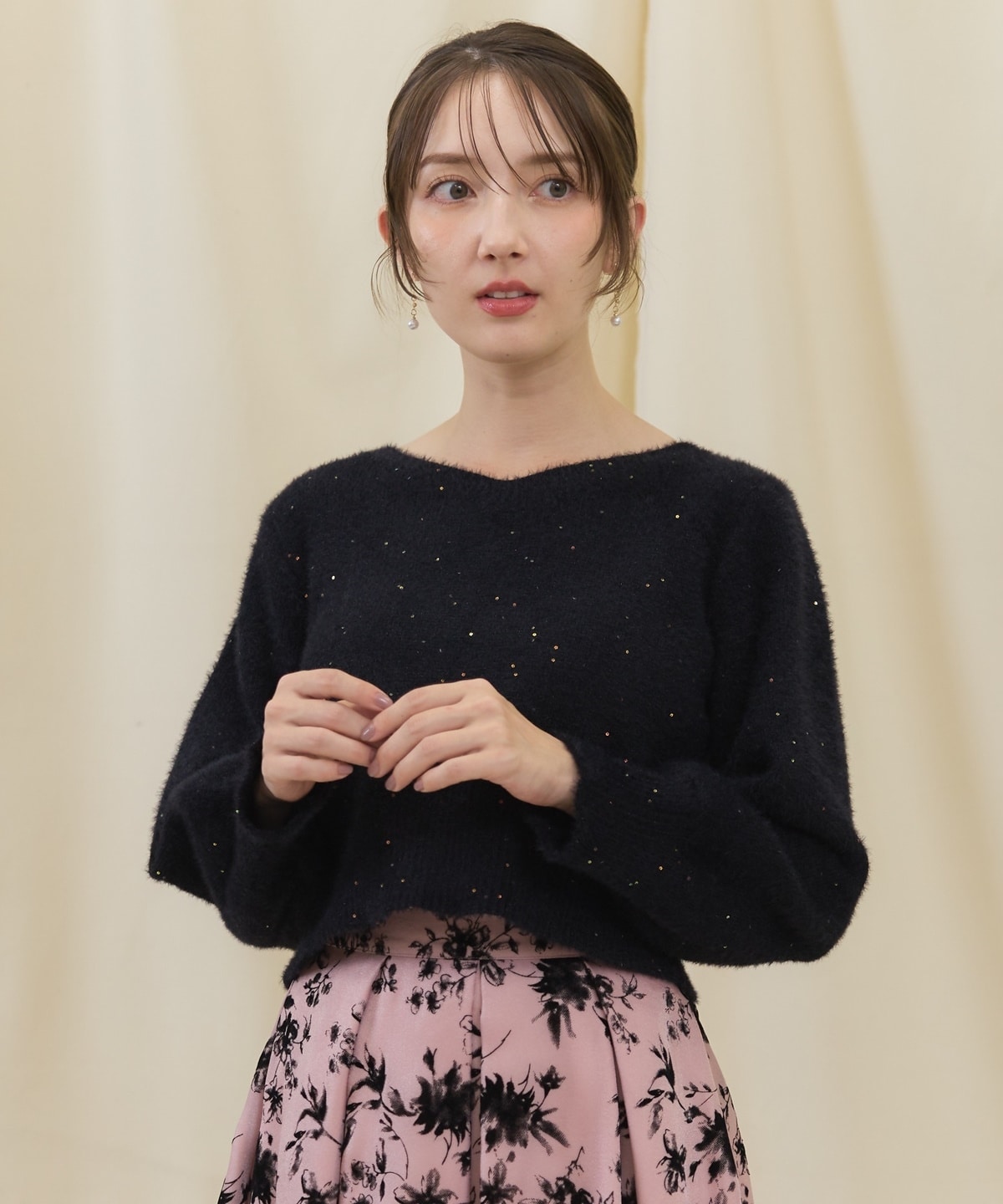 Vネックミニフラワースパンコールニットプルオーバー