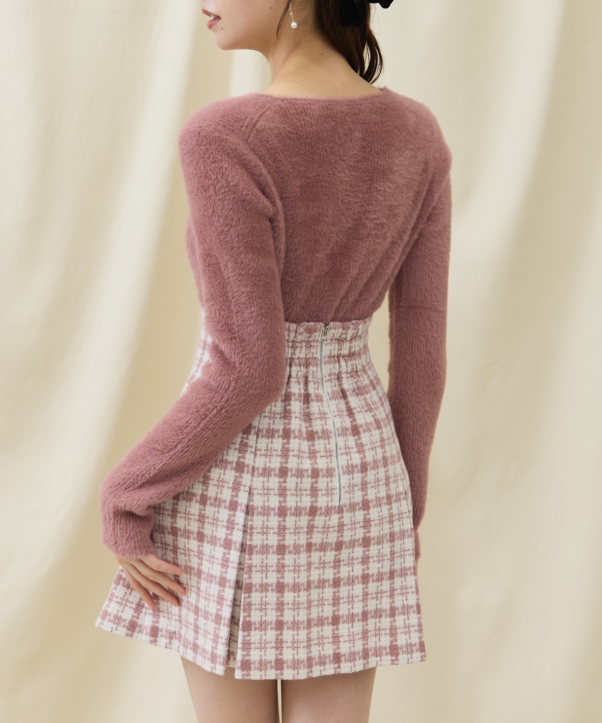 ショートフェザーパールキーネックニットプルオーバー