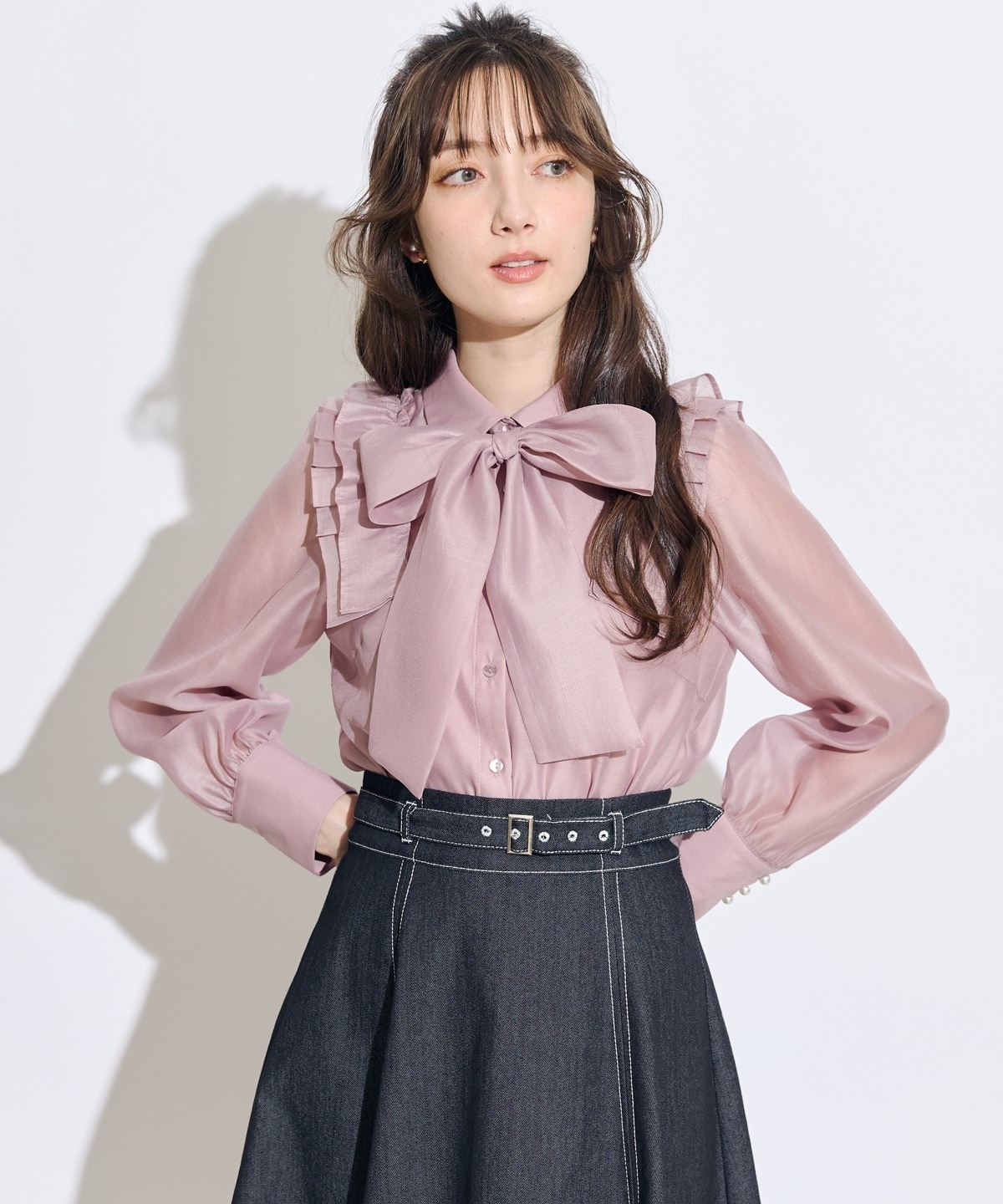 クレリックショルダータックフリルブラウス