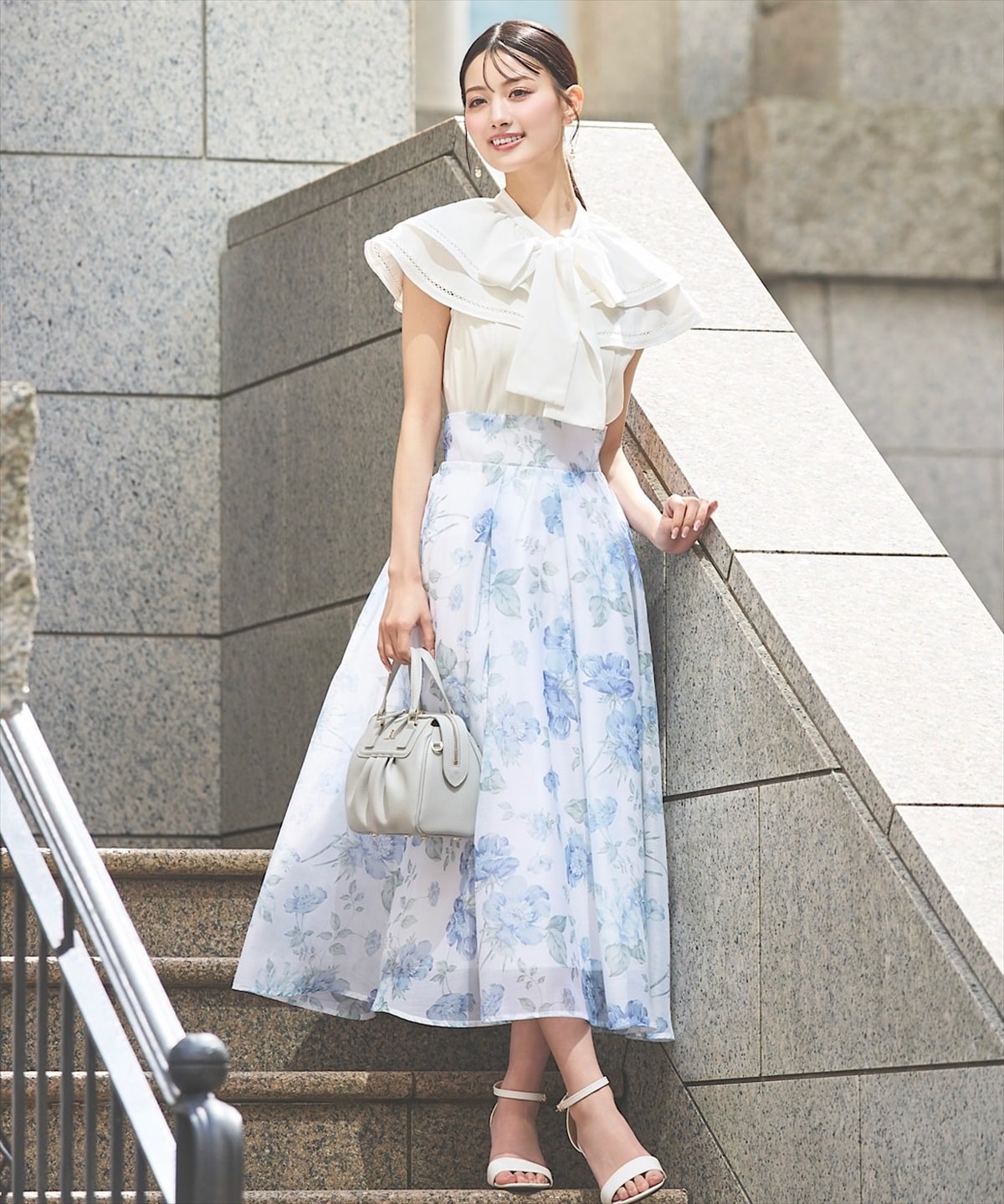 ラッフルカラーボウタイブラウス