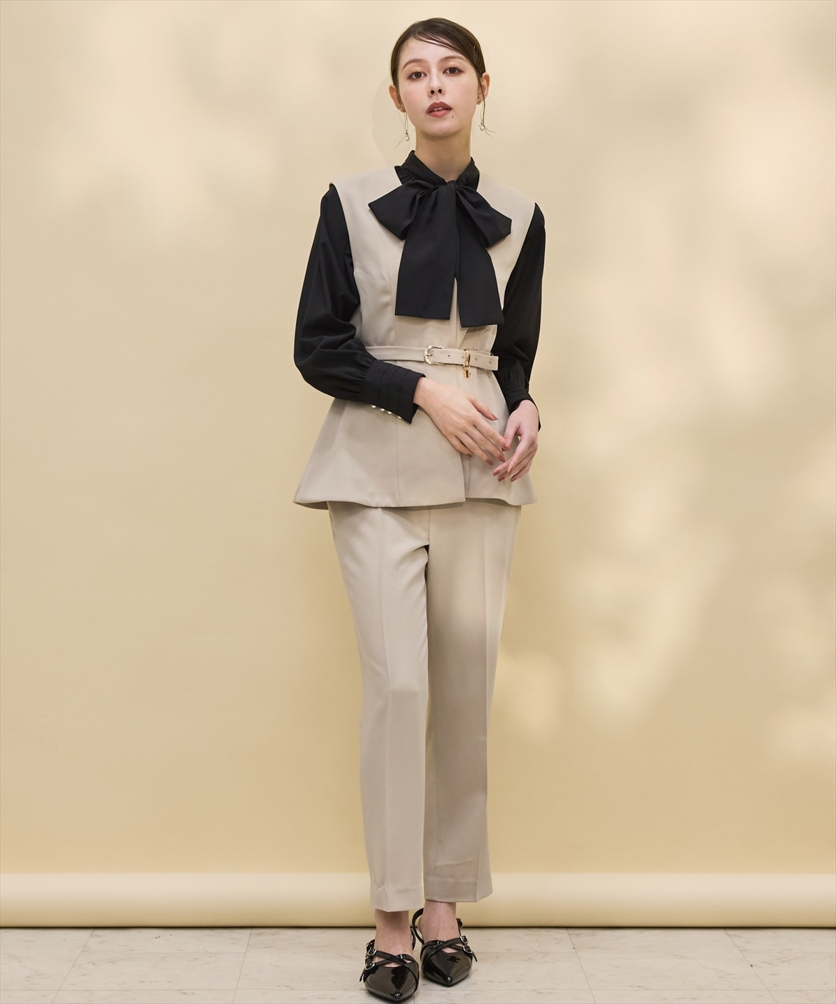 ベルテッドペプラムジレ