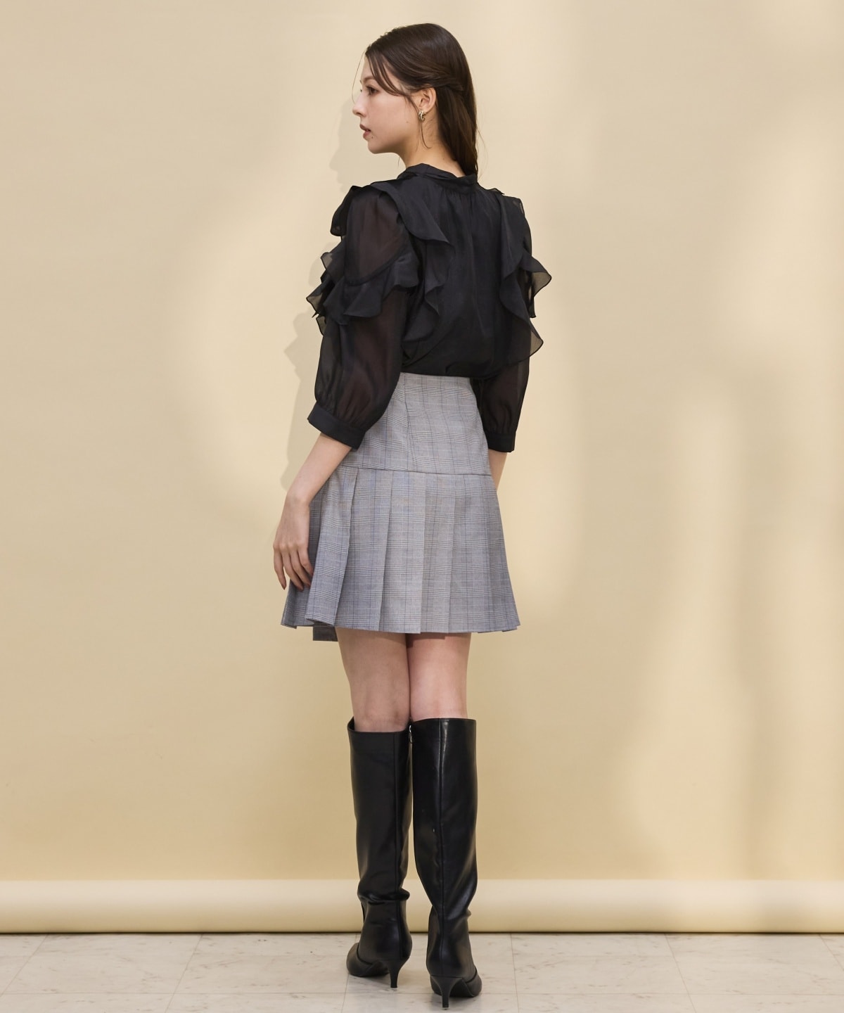 金ボタンアシメプリーツスカート