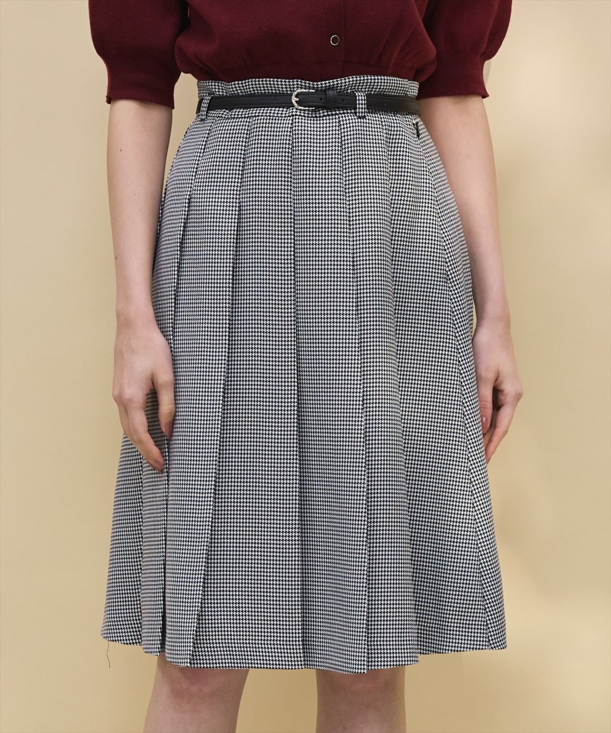 ベルト付きミディ丈プリーツスカート