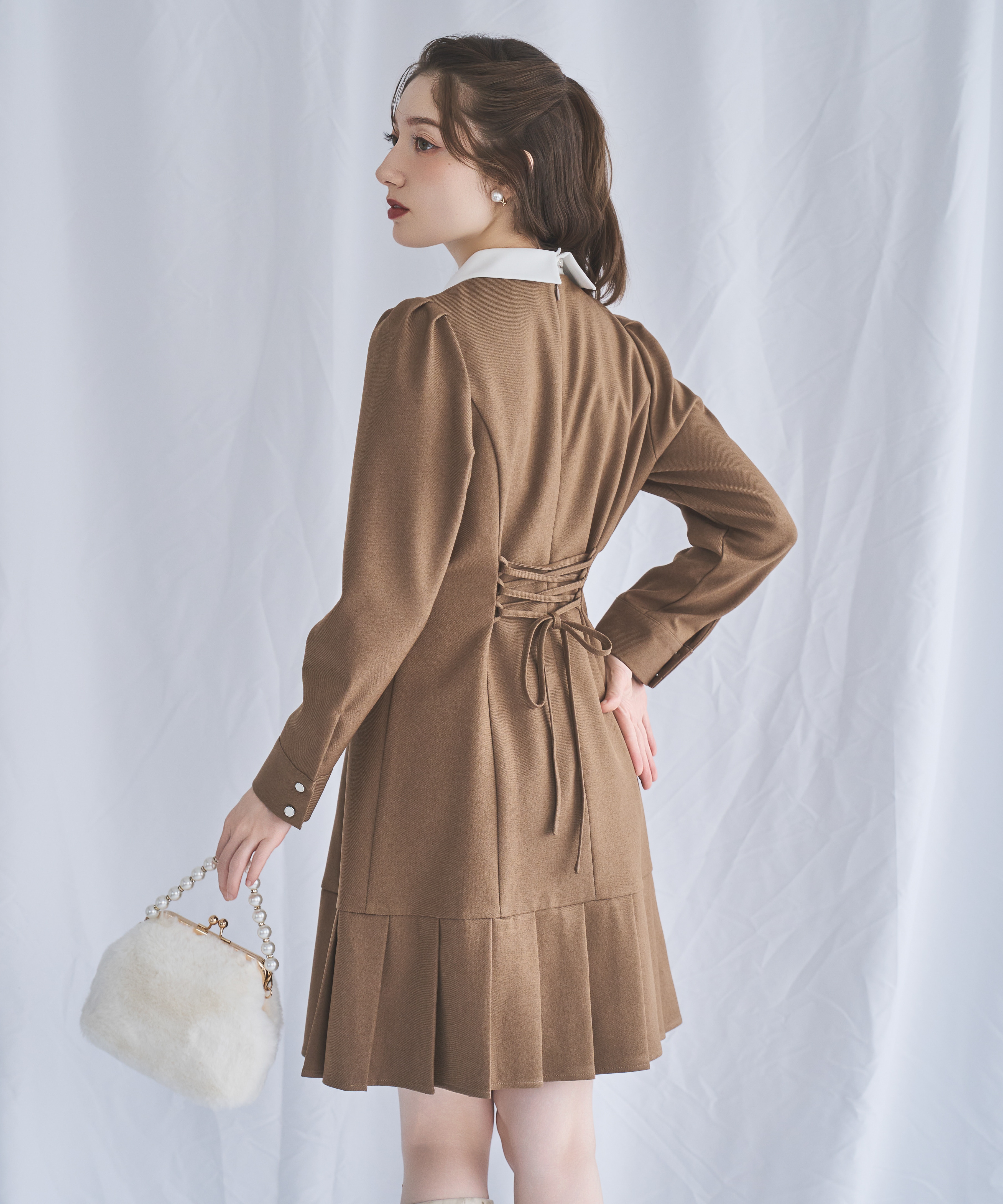 【12/5(Fri)再入荷予約開始】ホワイトカラープリーツミニワンピース