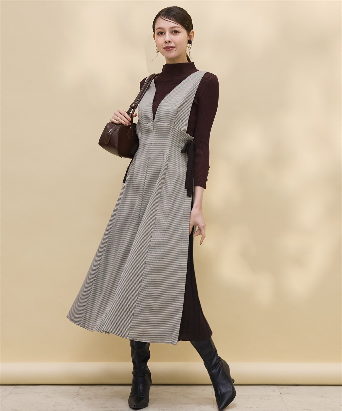 金ボタンモックネックリブニットプルオーバー