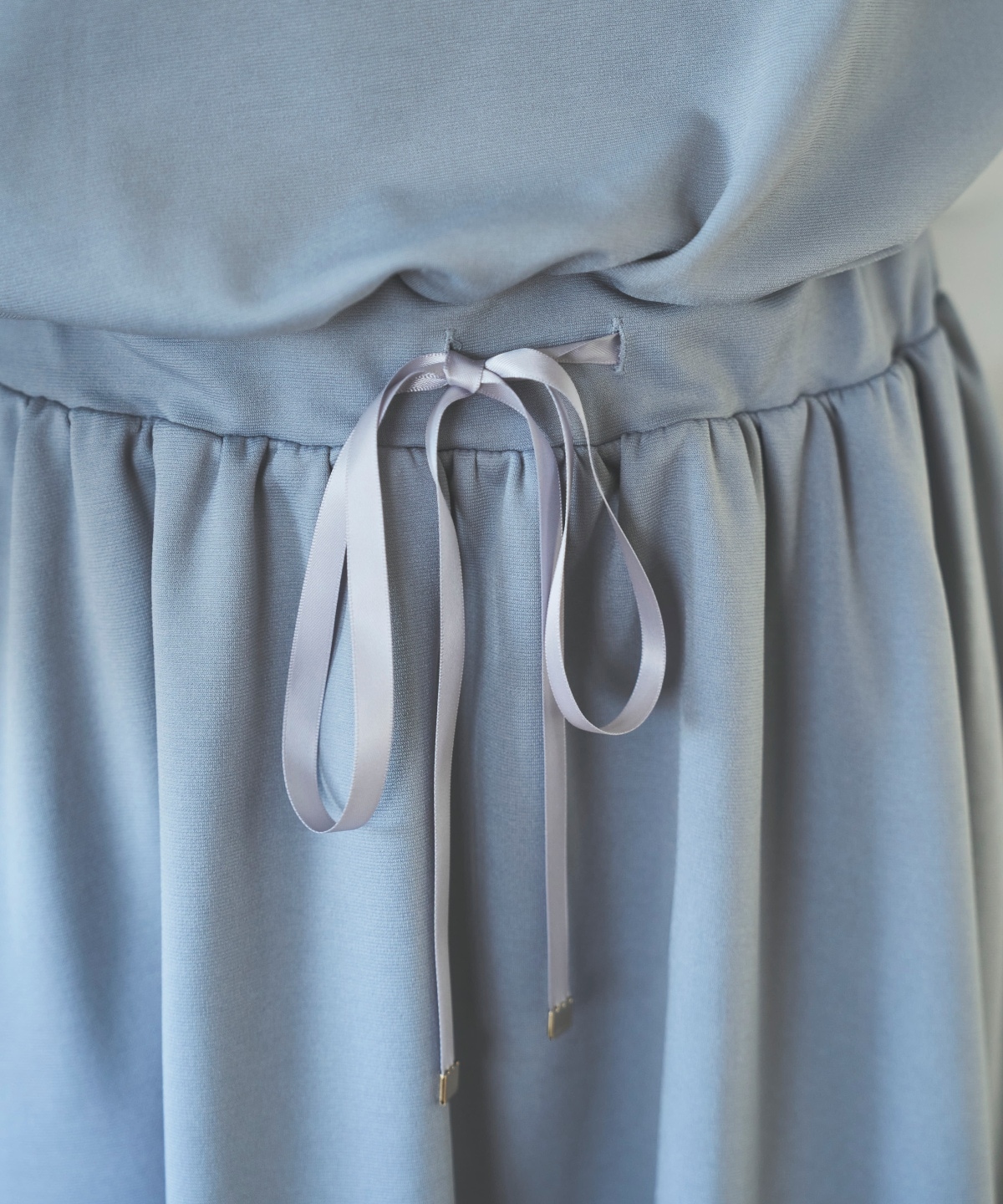 刺しゅう入りポンチ素材ミニワンピース