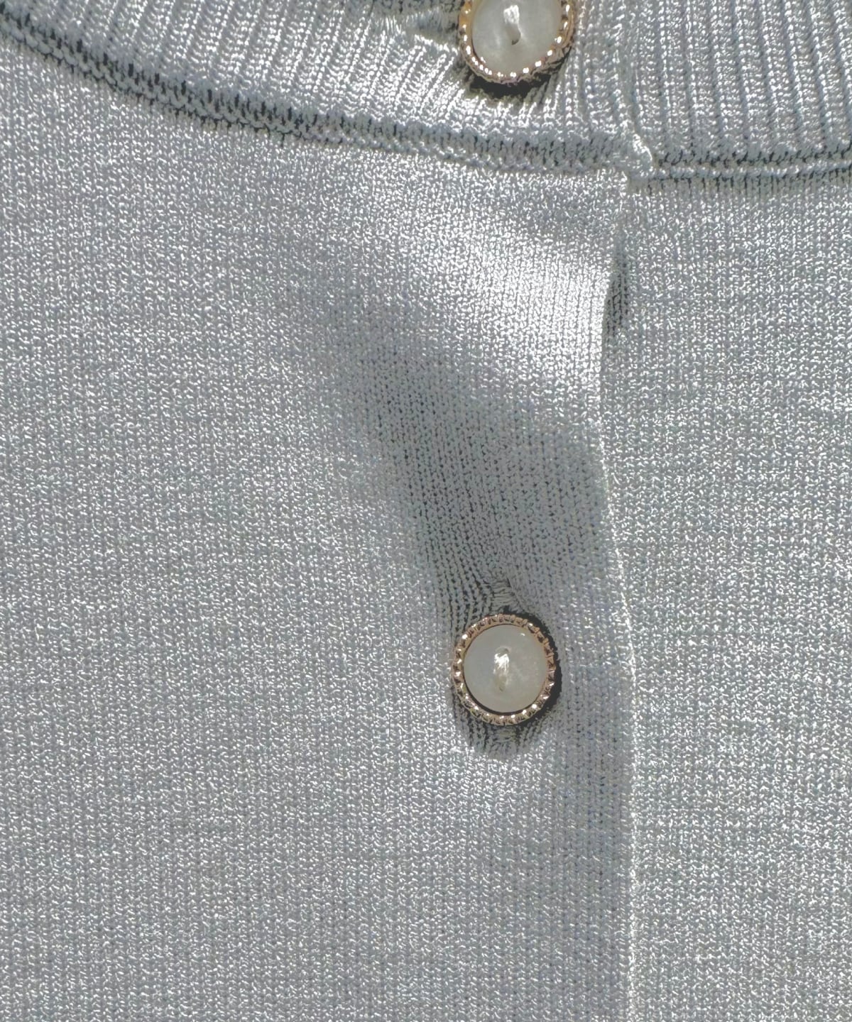 リボンブローチ付きカーディガン