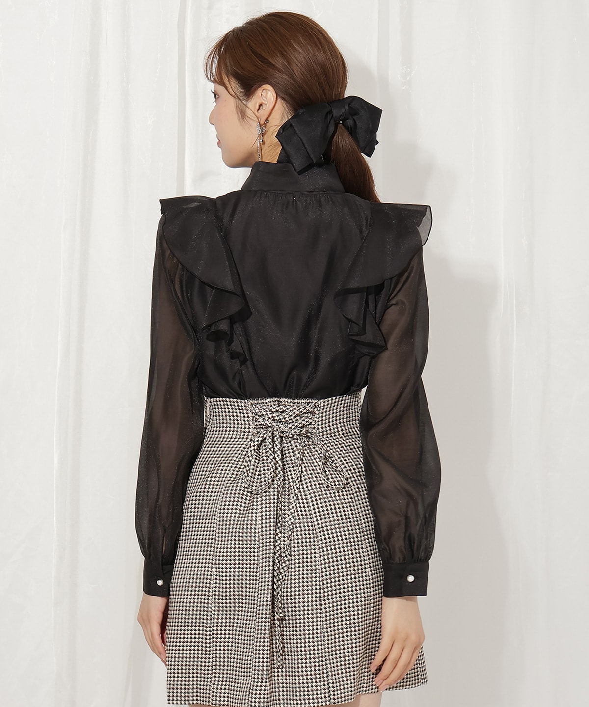 シアーラッフルボウタイブラウス