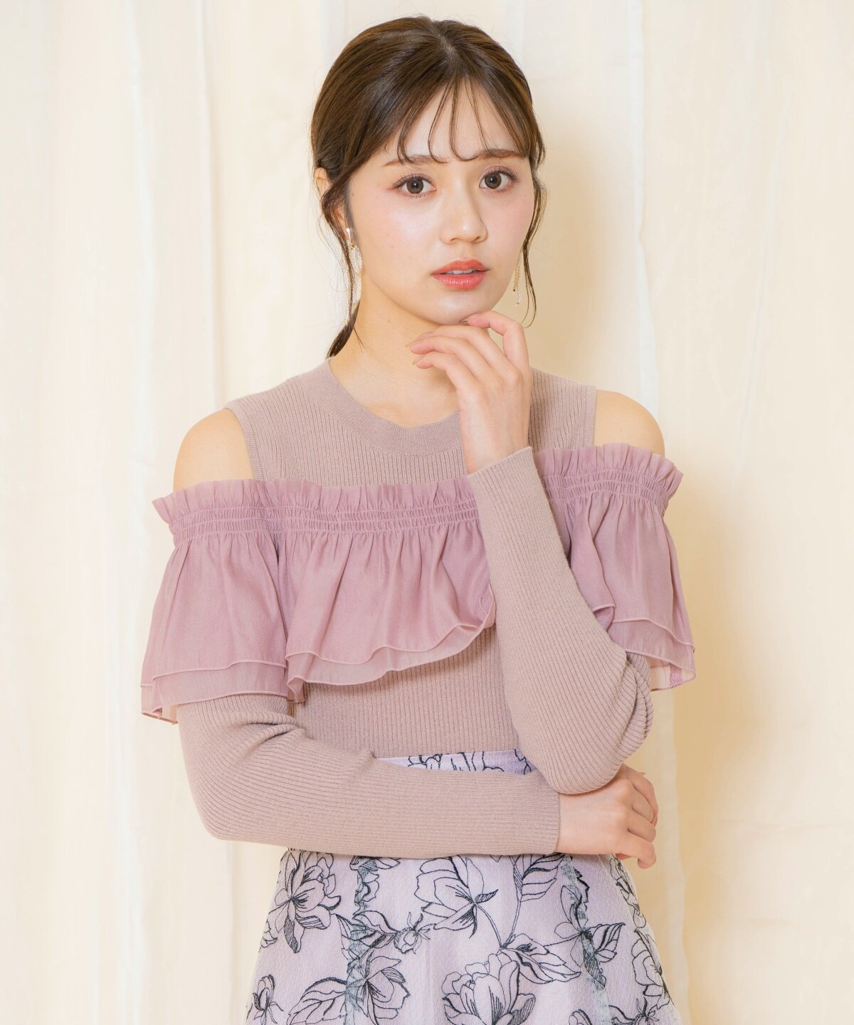 シアーフリルニット