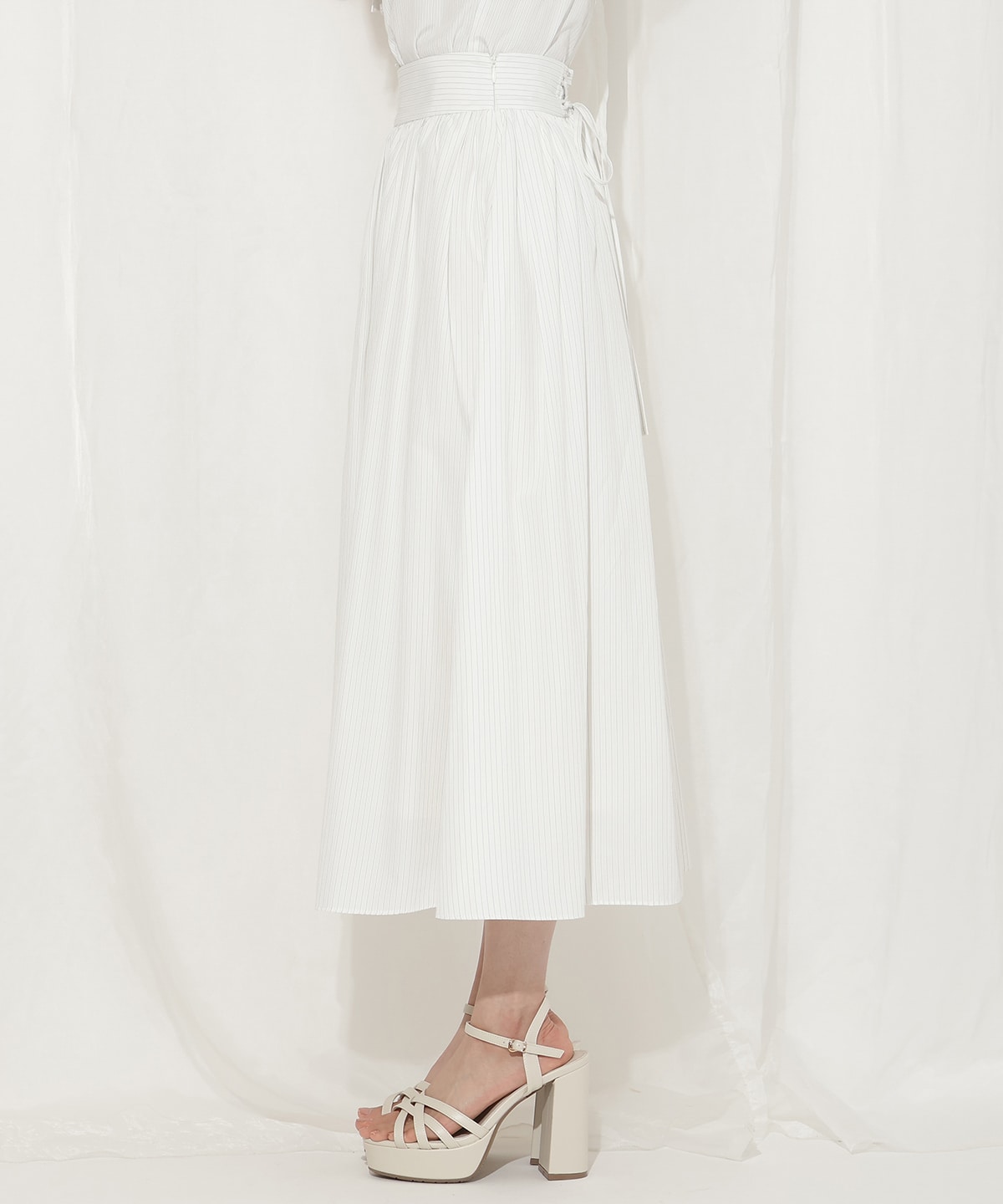 バックレースアップストライプスカート