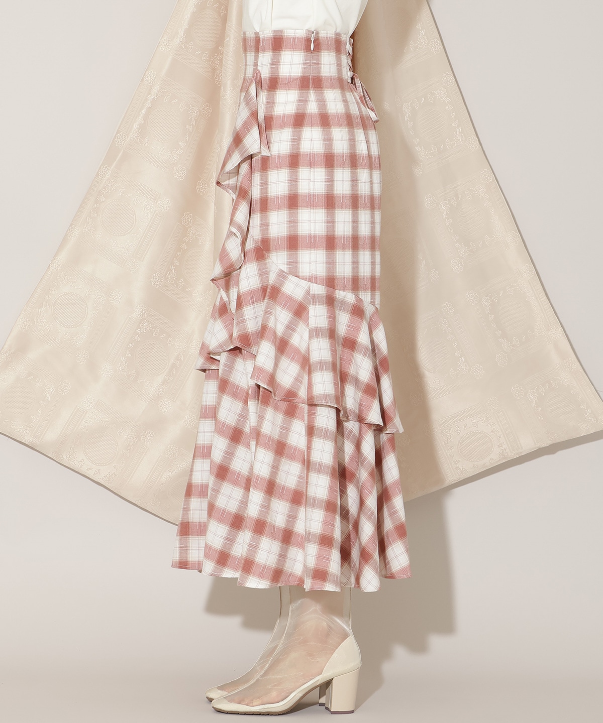 ラッフルティアードヘムスカート