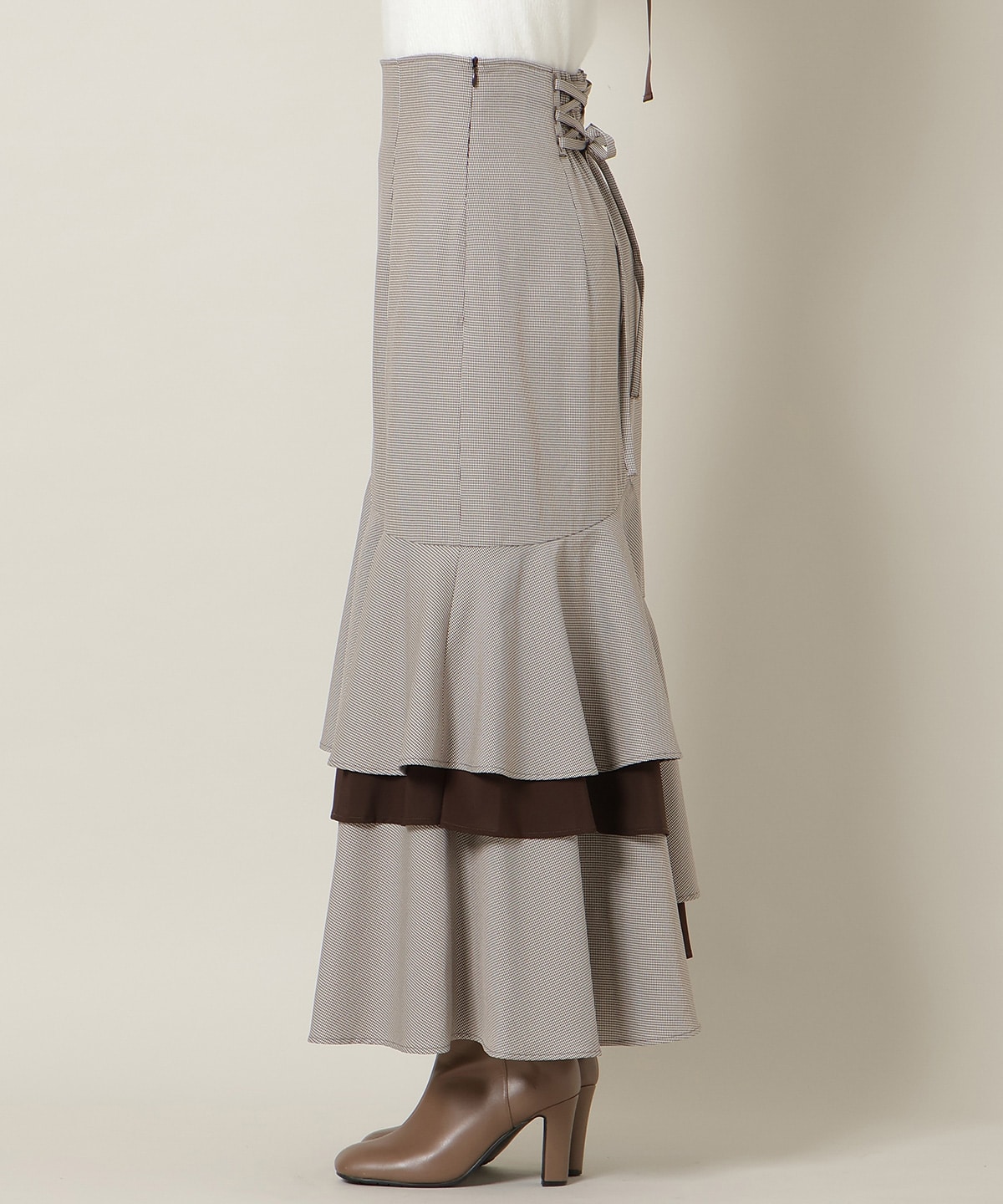 アシンメトリーレイヤードヘムスカート