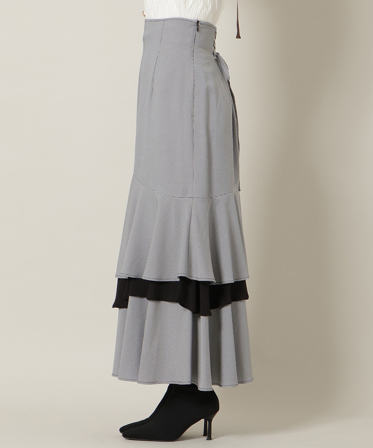 アシンメトリーレイヤードヘムスカート