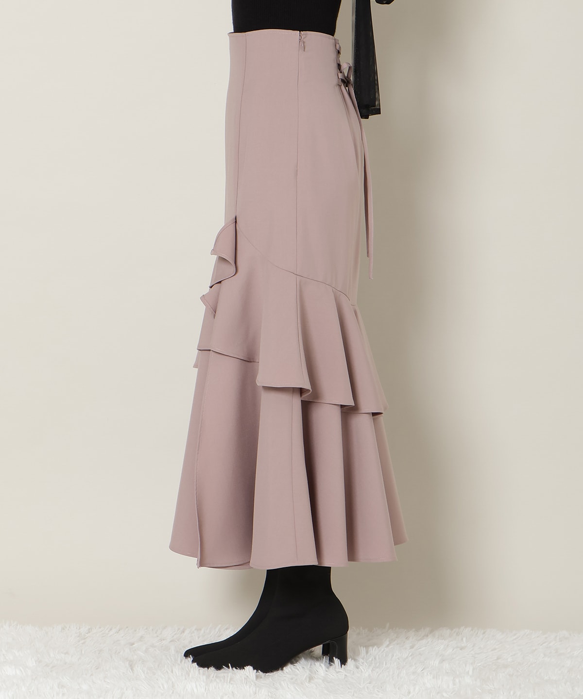 スリットデザインラッフルハイウエストスカート