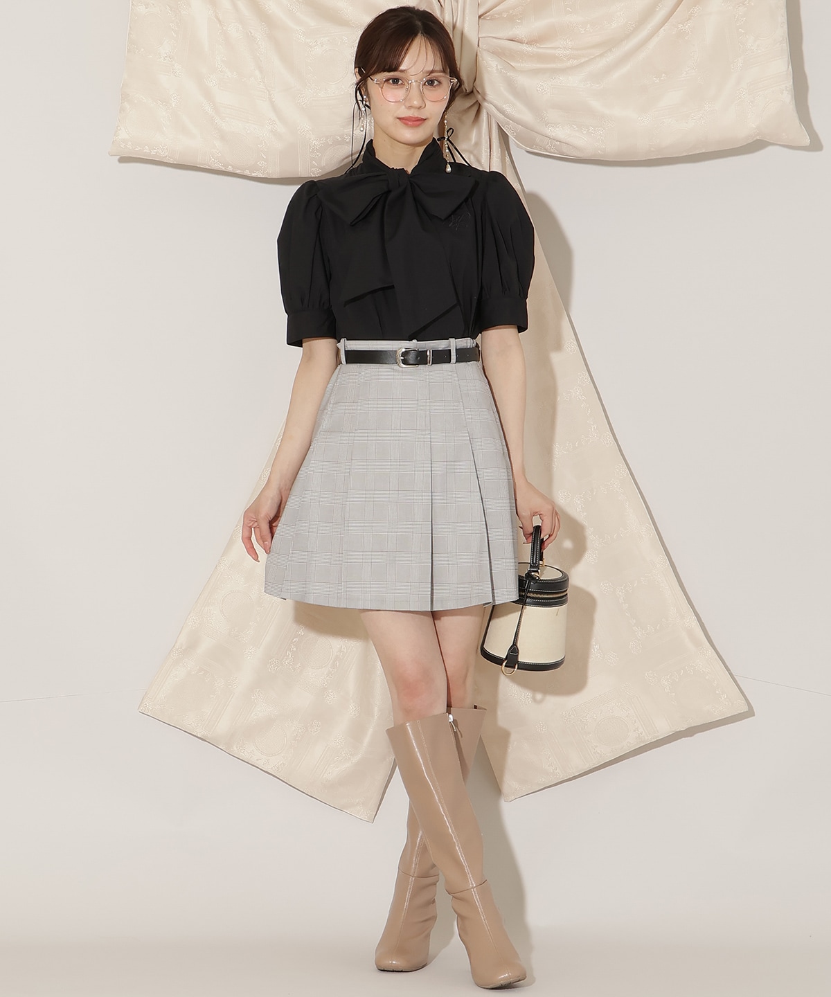 ベルト付きプリーツミニスカート