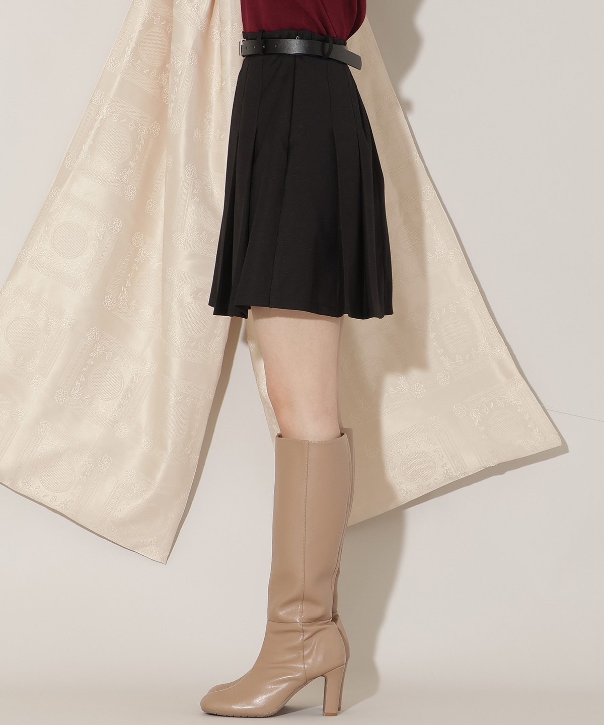 ベルト付きプリーツミニスカート