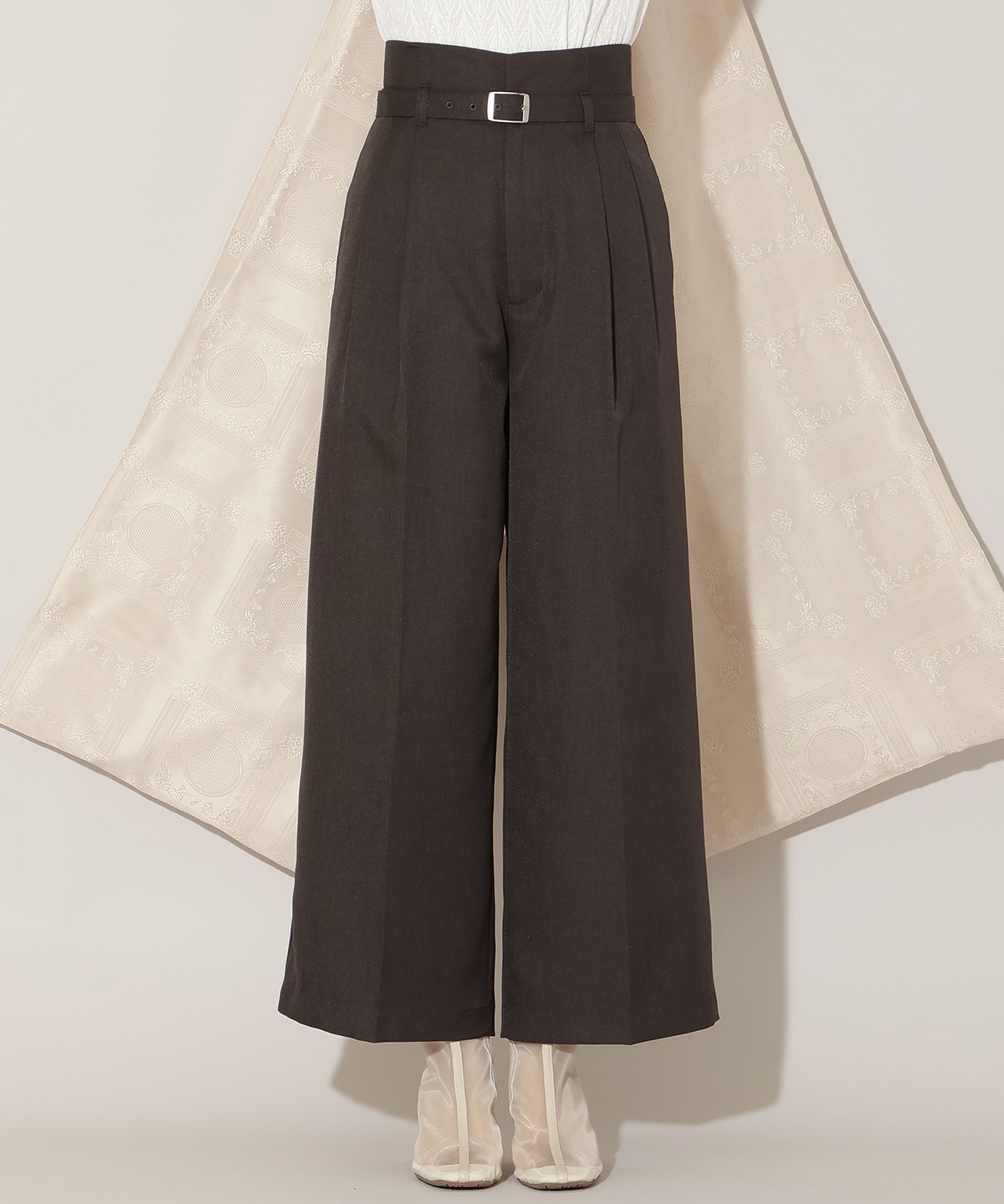 ベルト付きタックワイドパンツ