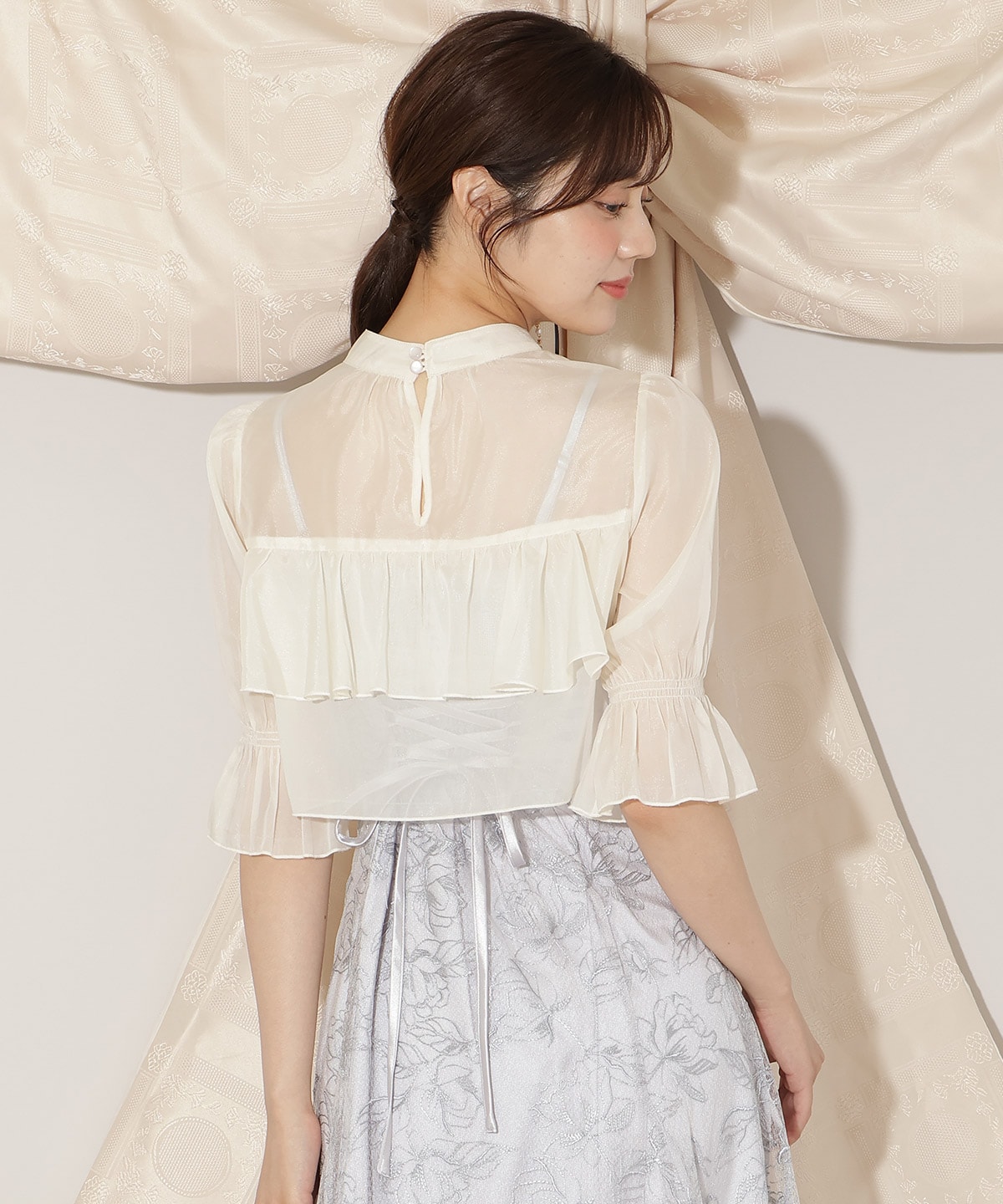 フリル切り替えシフォンブラウス