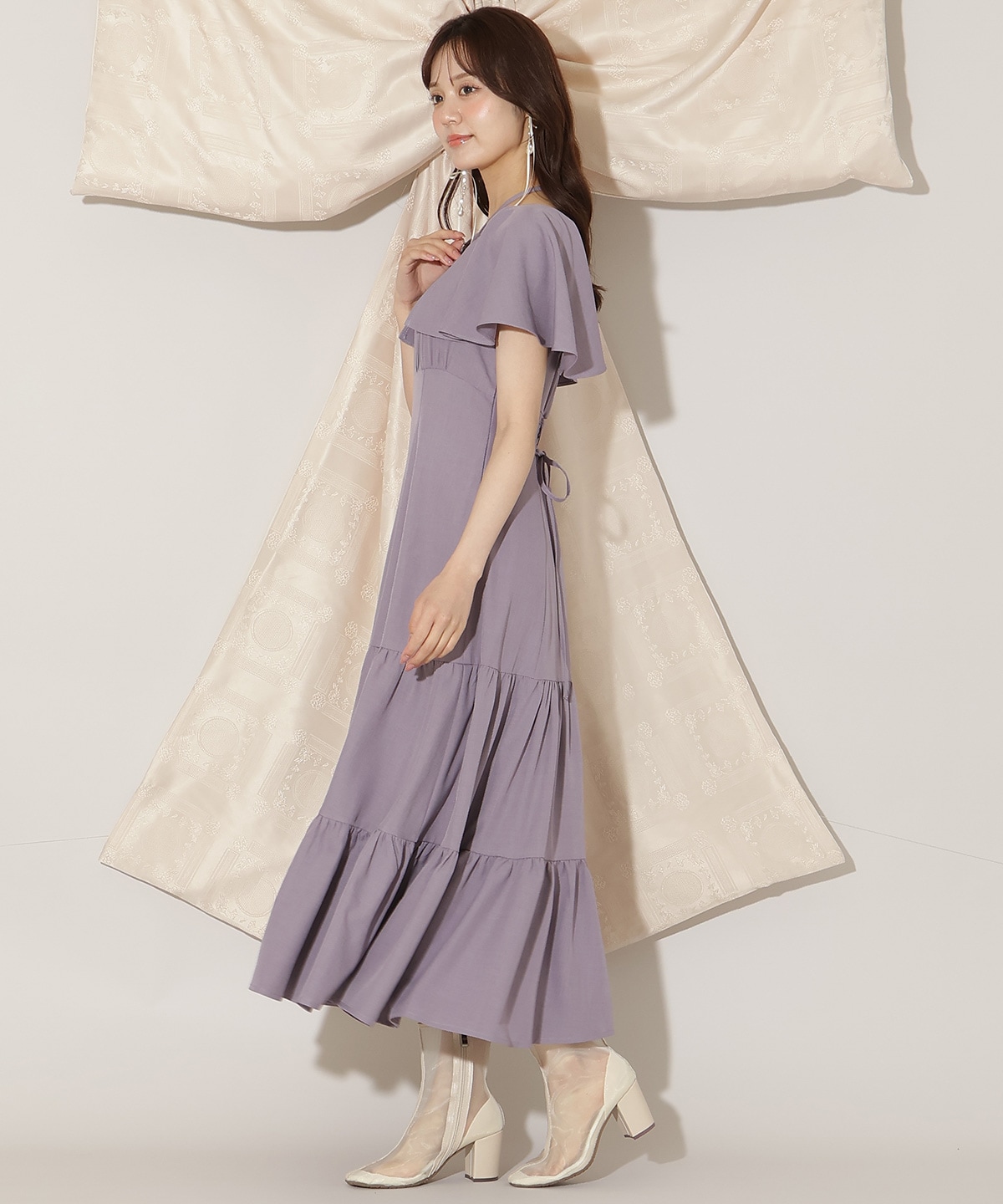 フレアースリーブティアードワンピース