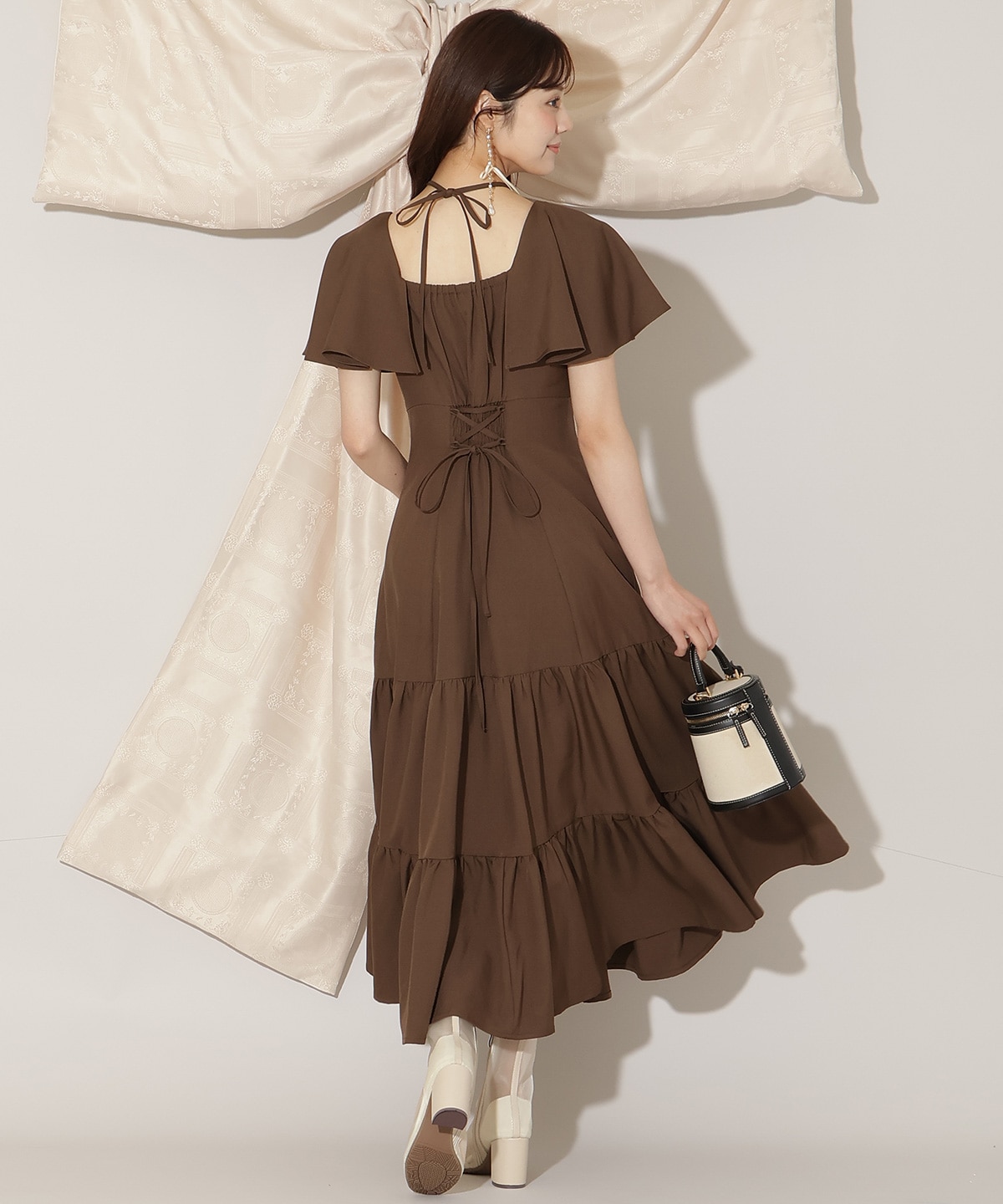 フレアースリーブティアードワンピース