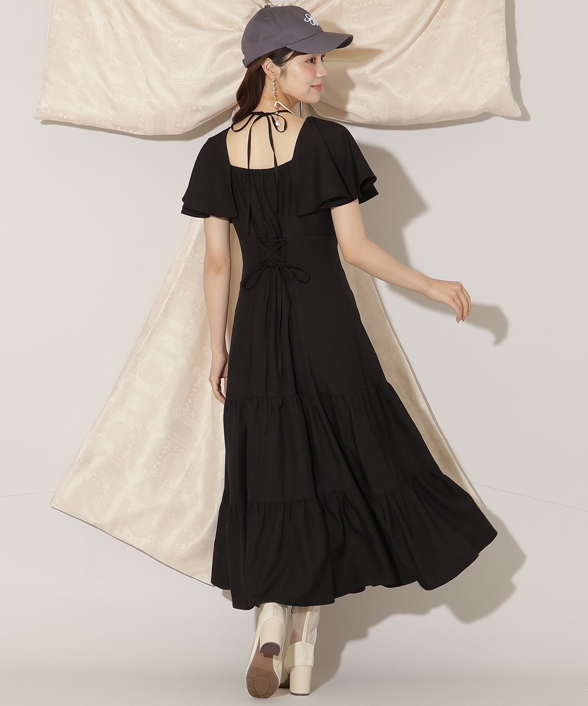 フレアースリーブティアードワンピース
