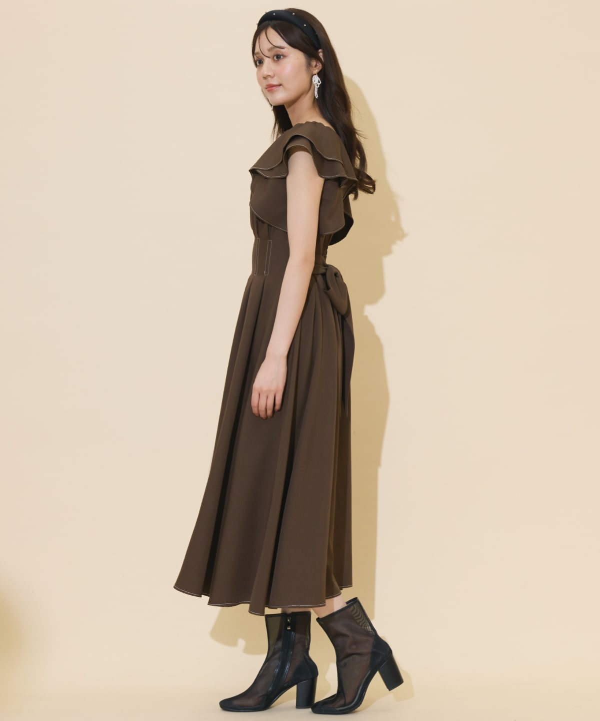 ラッフルスリーブバックリボンワンピース