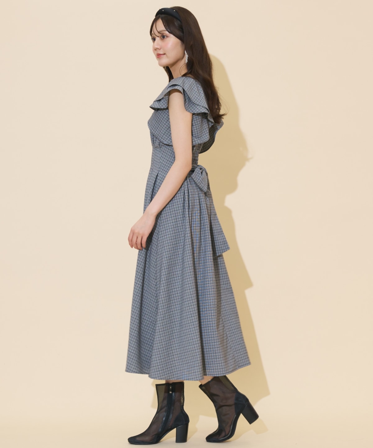 ラッフルスリーブバックリボンワンピース