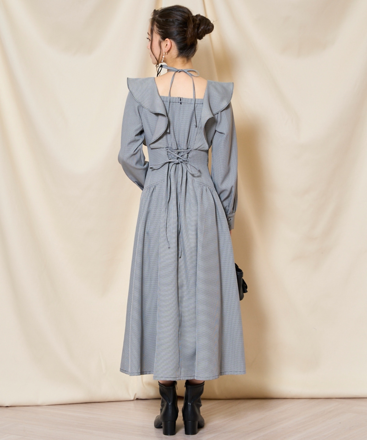 ネックリボンギャザー切り替えワンピース