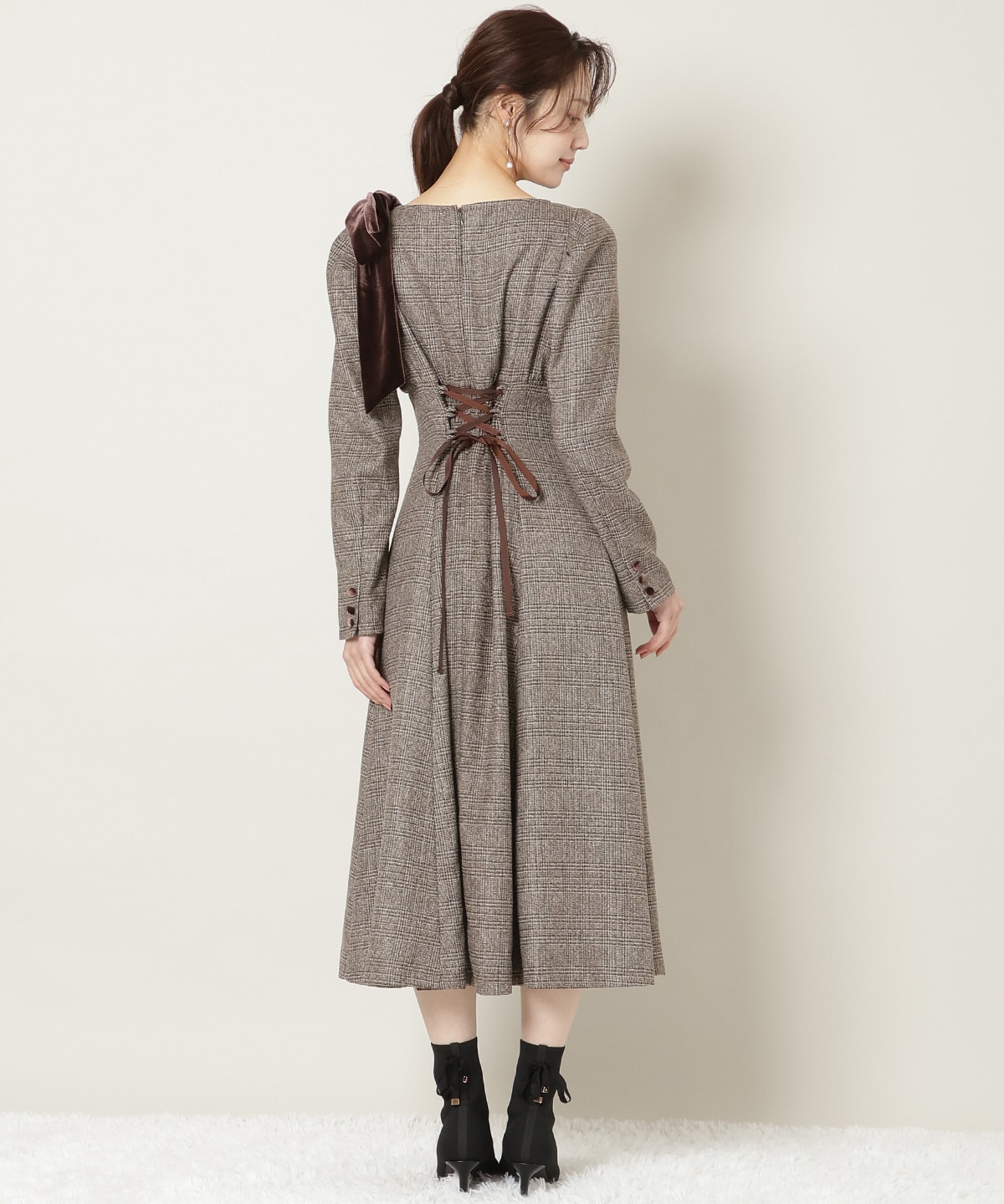 アシメリボンボートネックフレアワンピース