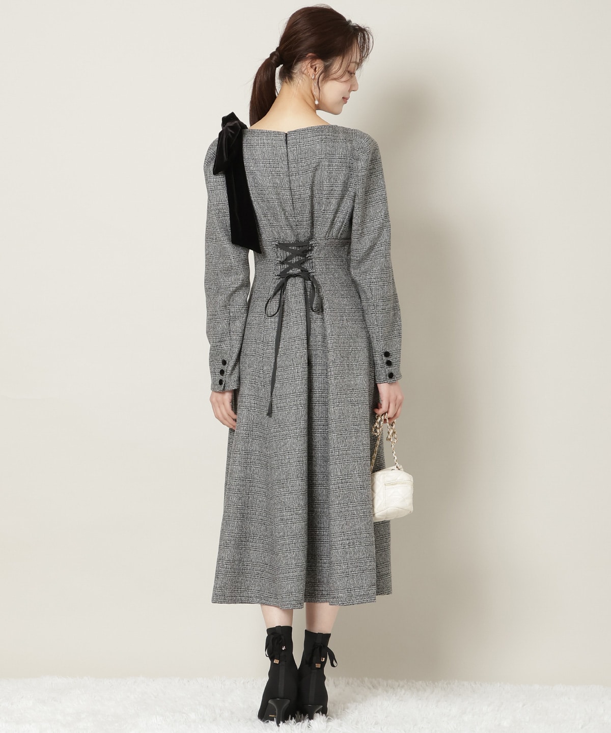 アシメリボンボートネックフレアワンピース