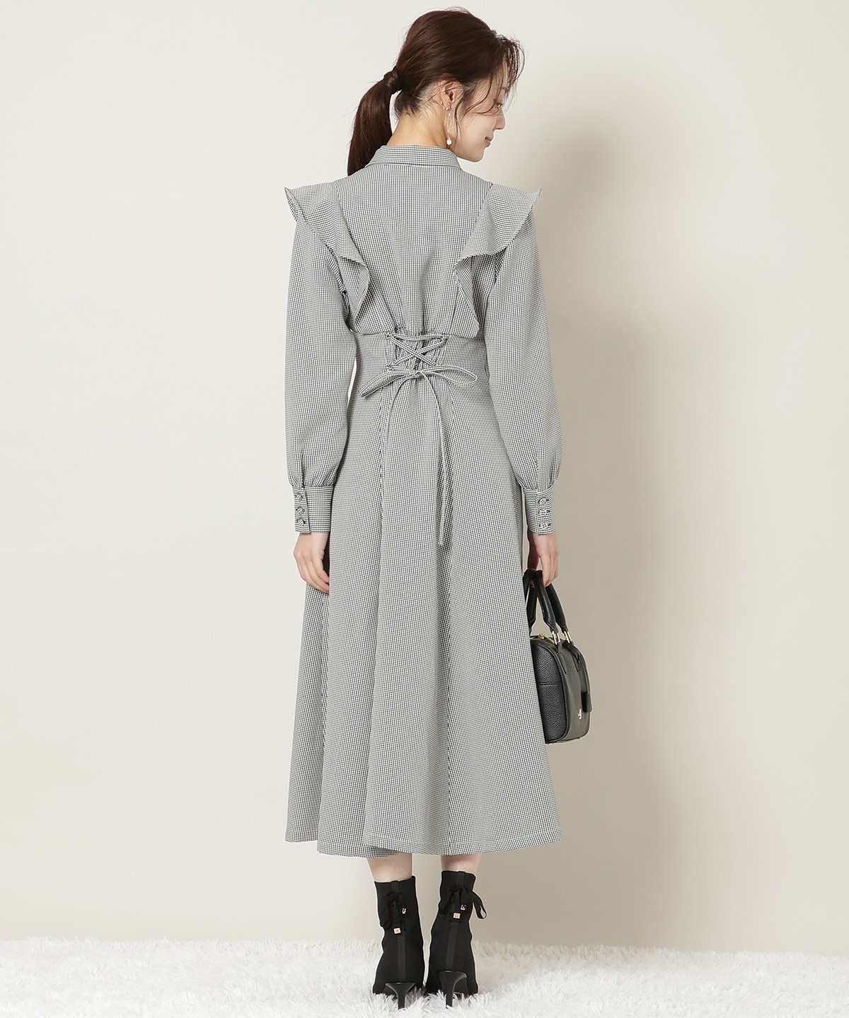 リボンタイラッフルフレアワンピース