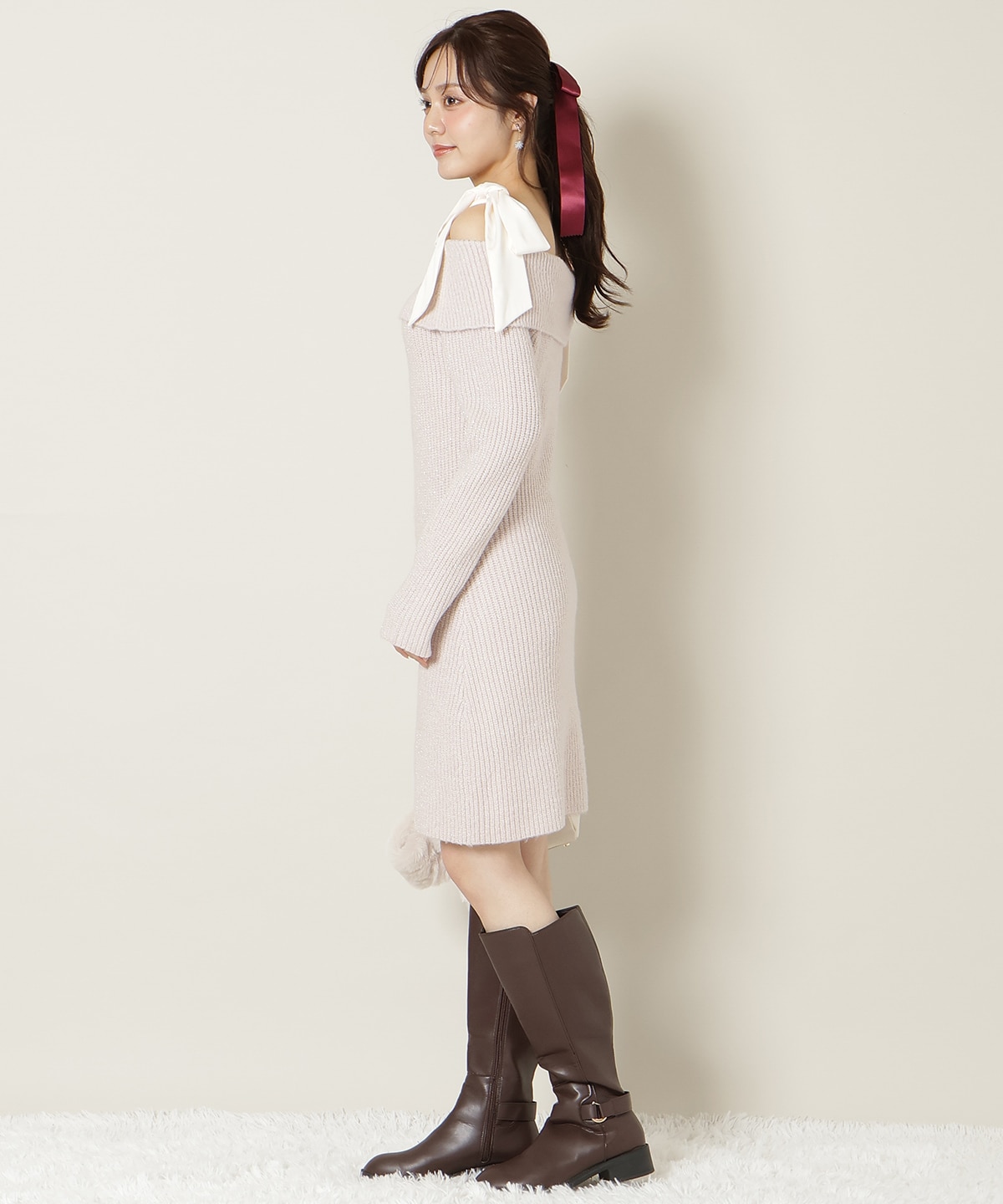リボンショルダーオフショルニットワンピース