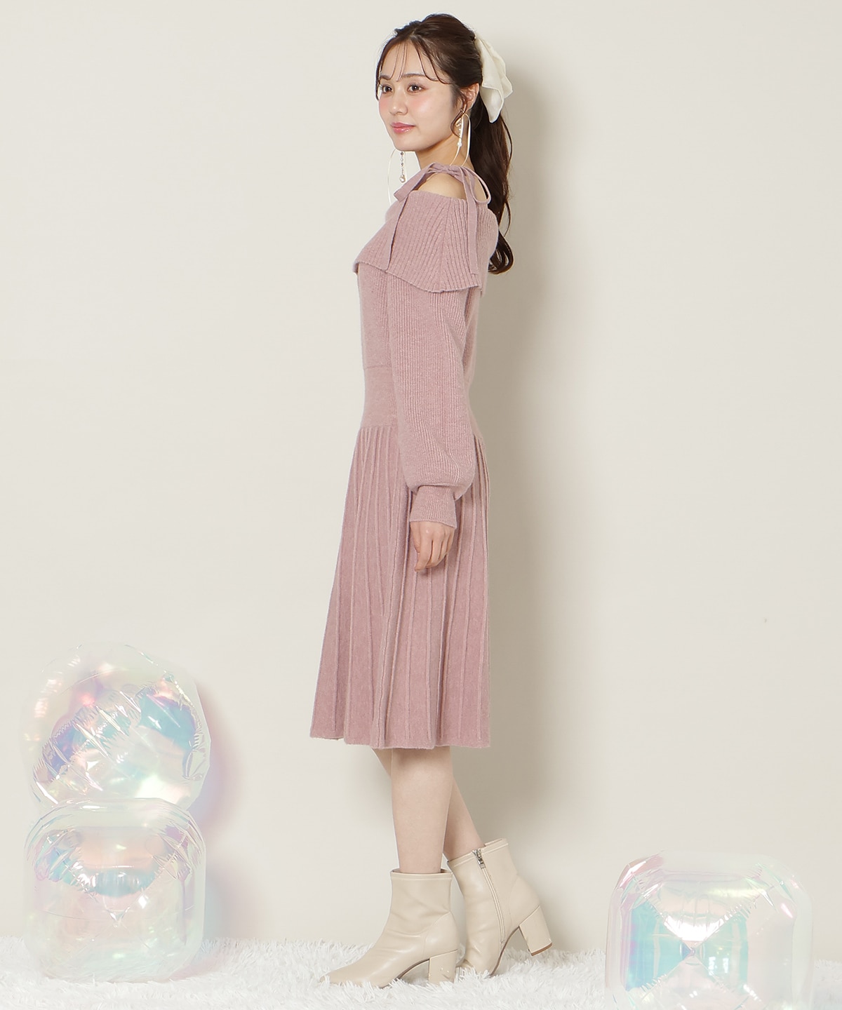 【12/18(thu) 12時予約スタート】オープンショルダープリーツニットOP