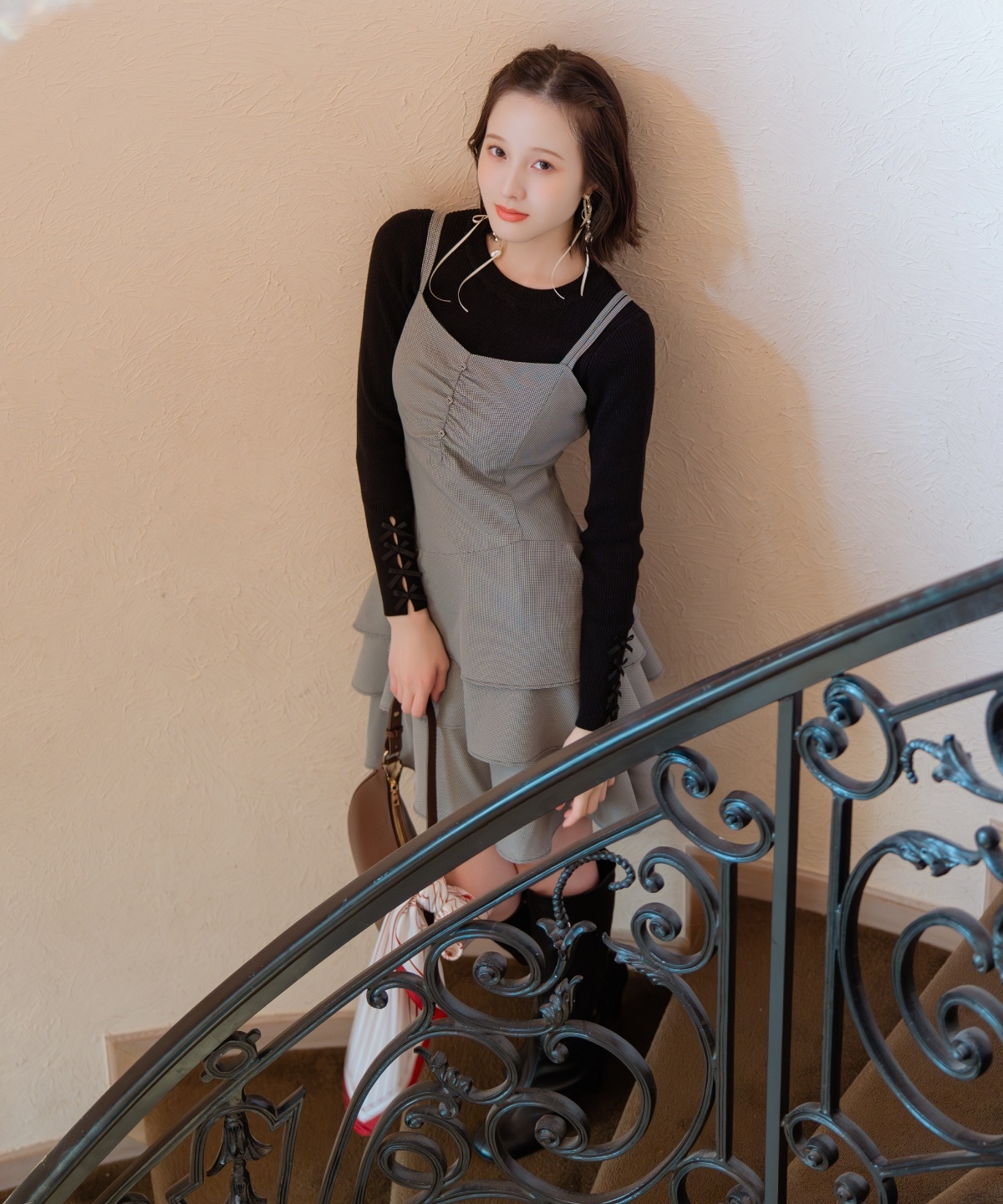 ダブルストラップアシンメトリーワンピース